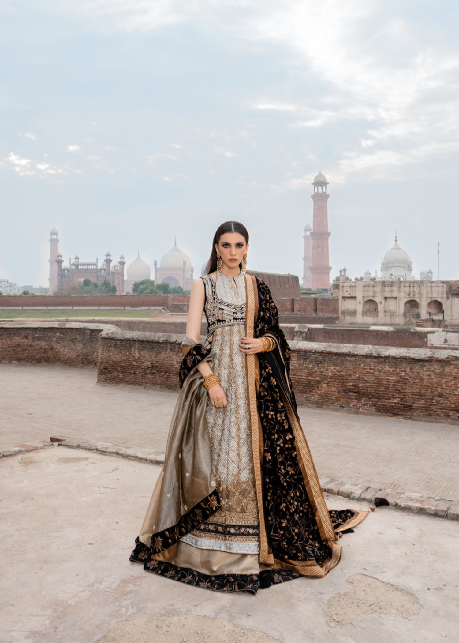 Pakistani Silver Black Gold Embroidered Velvet Tissue Pishwas (2-Piece) - Image 2