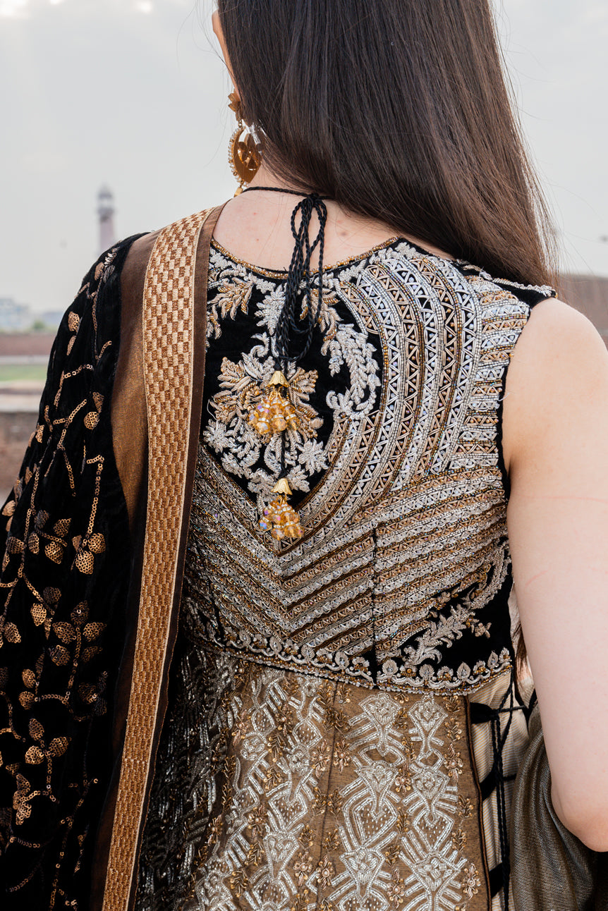 Pakistani Silver Black Gold Embroidered Velvet Tissue Pishwas (2-Piece) - Image 6