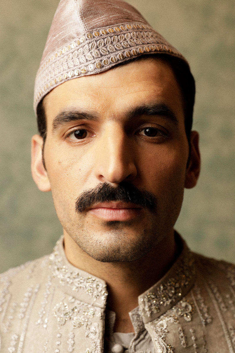 Silver Grey Tilla Adda Self-Jamawar Prince Coat (3-Piece) - Image 3