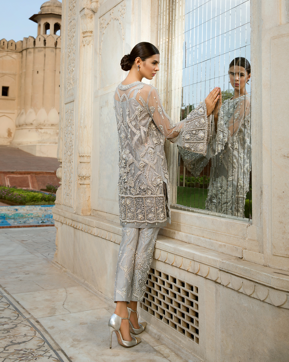 Pakistani Silver Grey Embellished Net Kurta Set (2-Piece) - Image 5