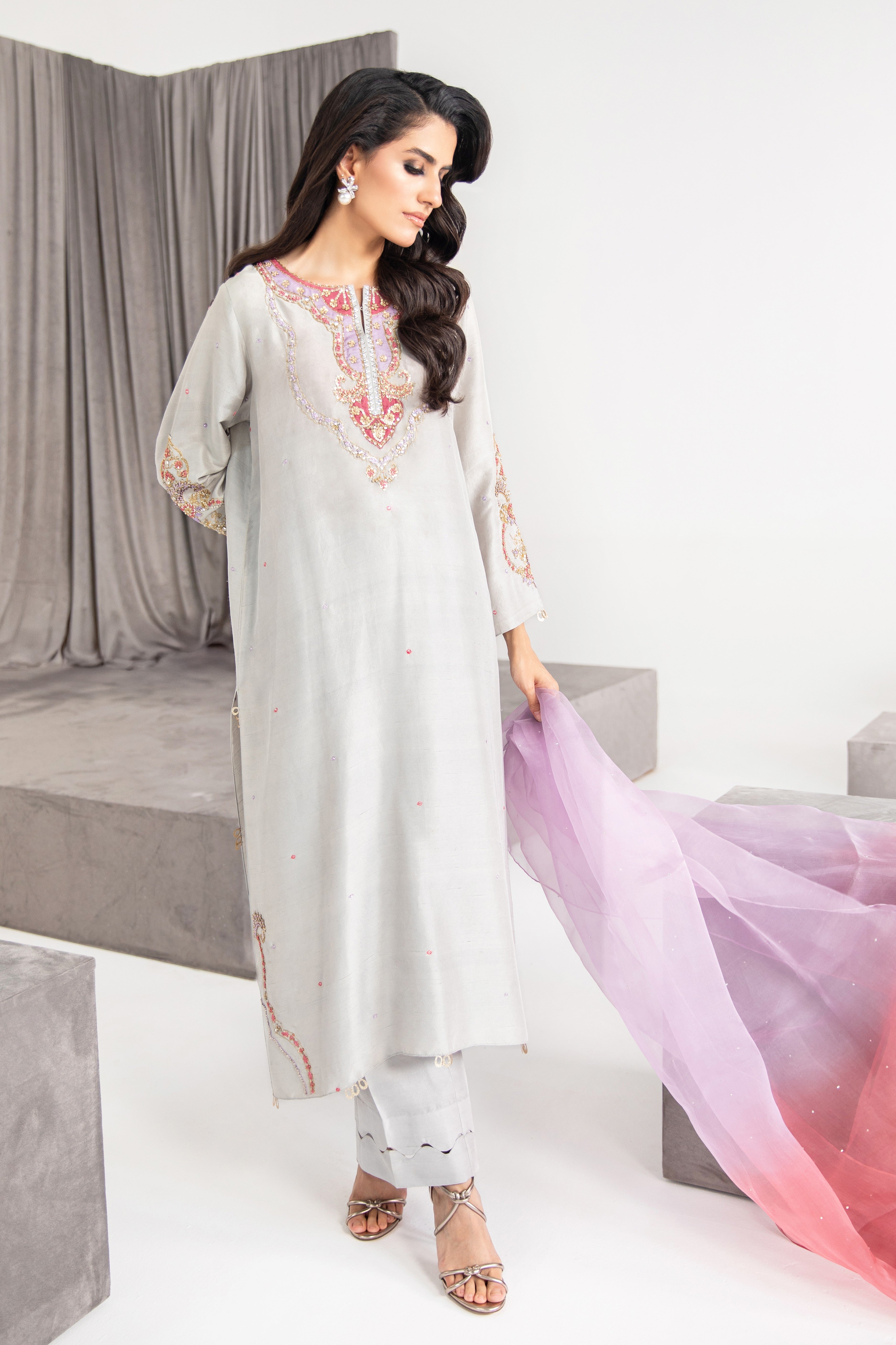 Pakistani Silver-Grey Appliqué Raw Silk Salwar Kameez (3-Piece) - Image 1