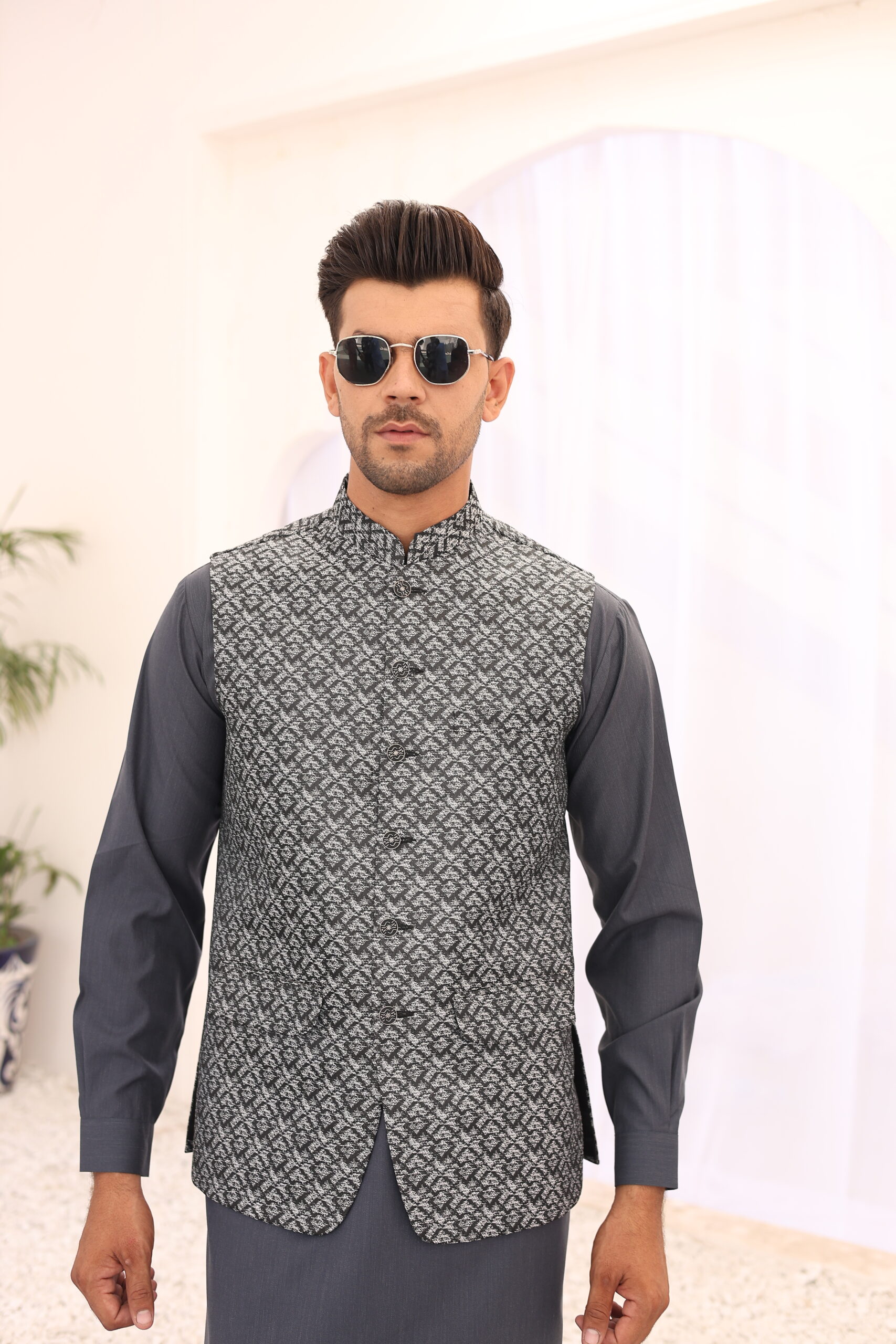 Silver Woven Atlas Men's Waistcoat (3-Piece) - Image 2