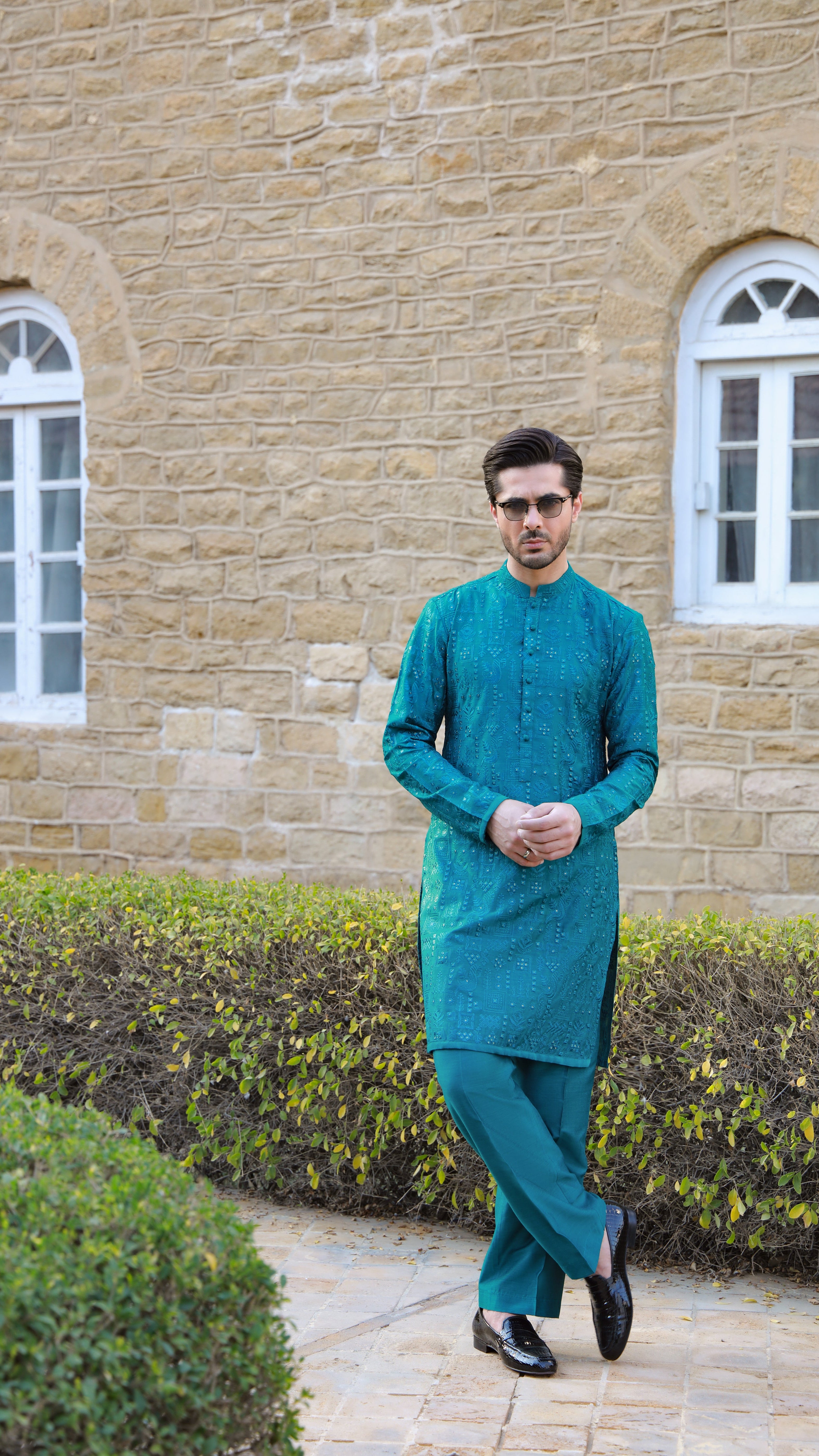 Teal Green Embroidered Embossed Kurta (2-Piece) - Image 2