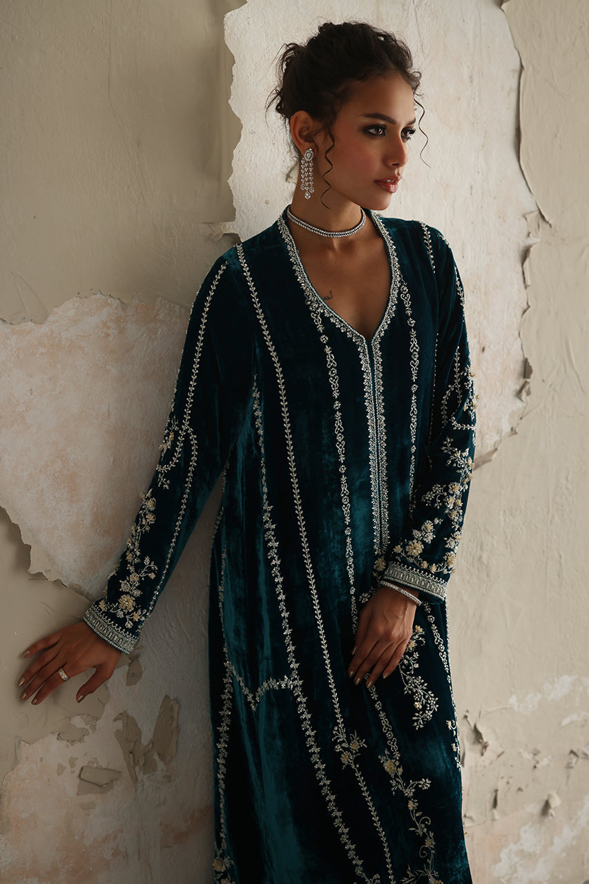 Teal Zardozi Velvet Kaftan (1-Pc) - Image 5