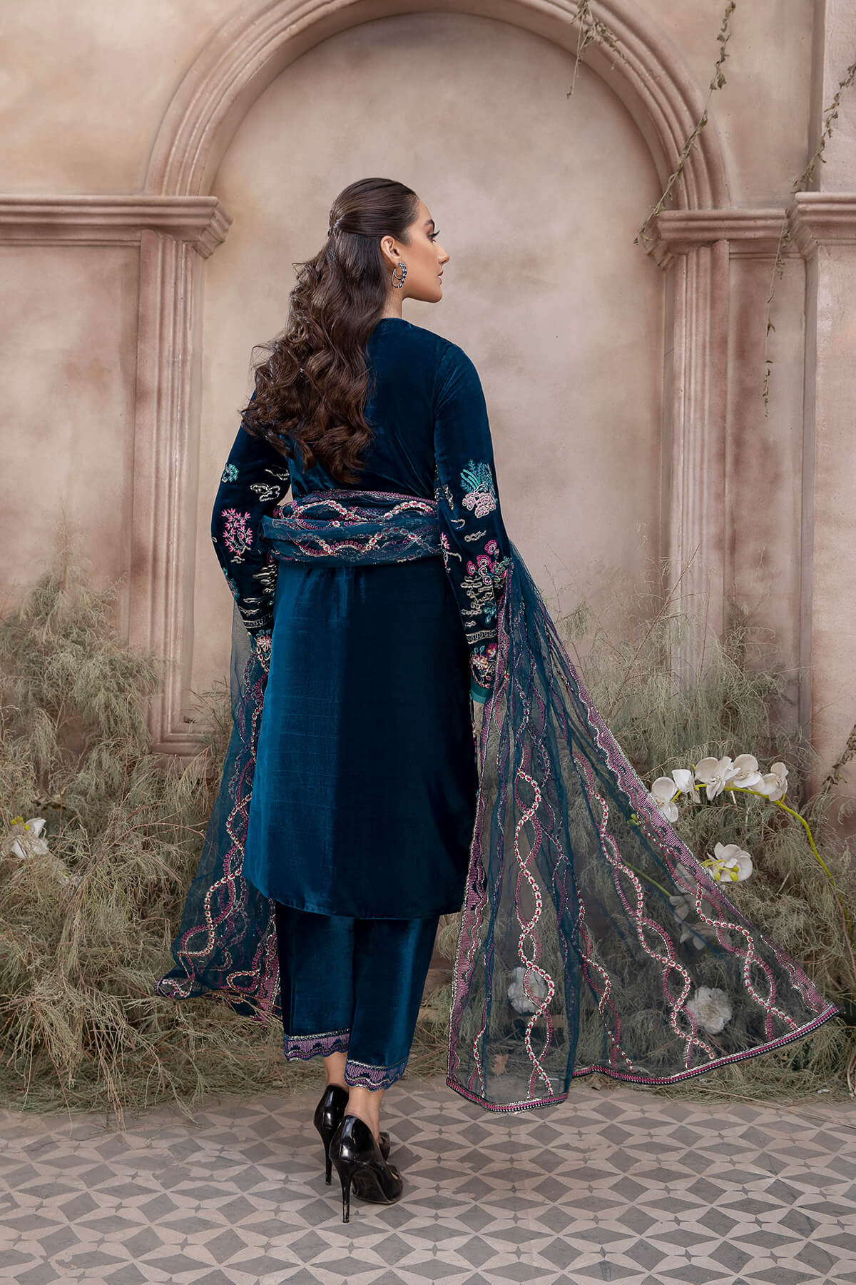 Pakistani Deep Teal Embroidered Velvet Jacket & Culottes (3-Piece) - Image 4