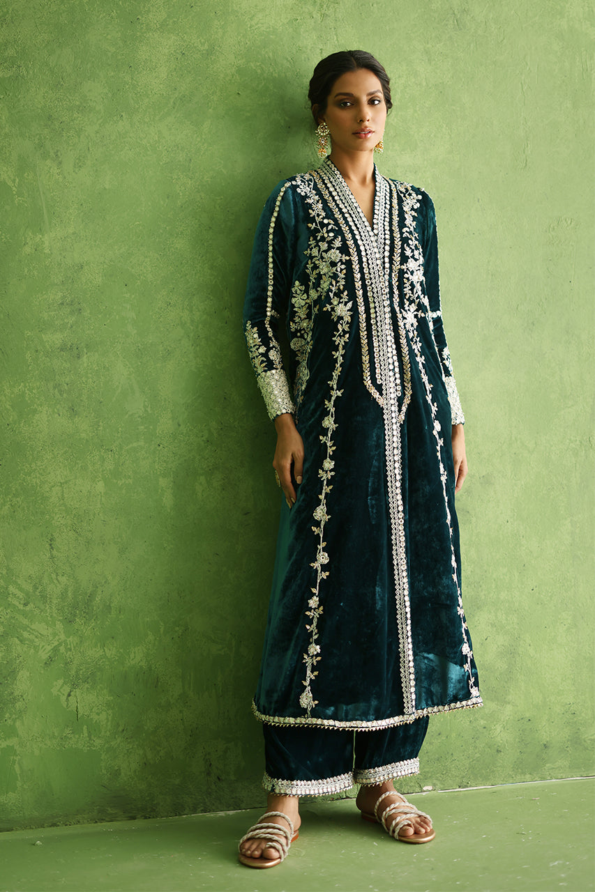Teal Zardozi Velvet Choga Set (3-Piece) - Image 3