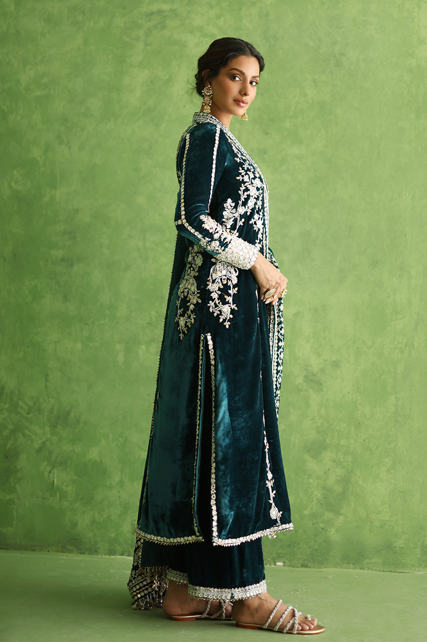 Teal Zardozi Velvet Choga Set (3-Piece) - Image 6