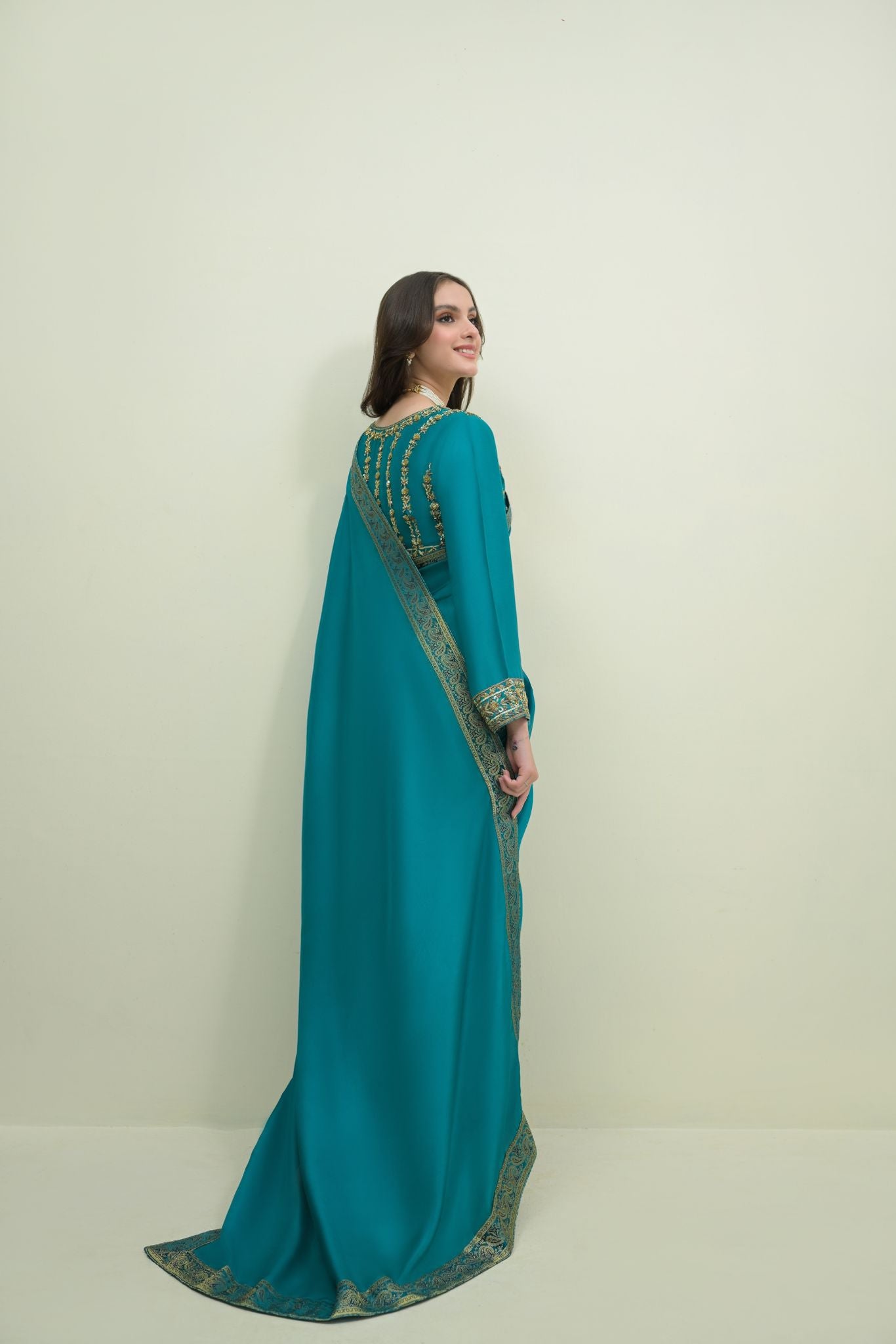 Teal Gold Embroidered Georgette Saree (2-Piece) - Image 4