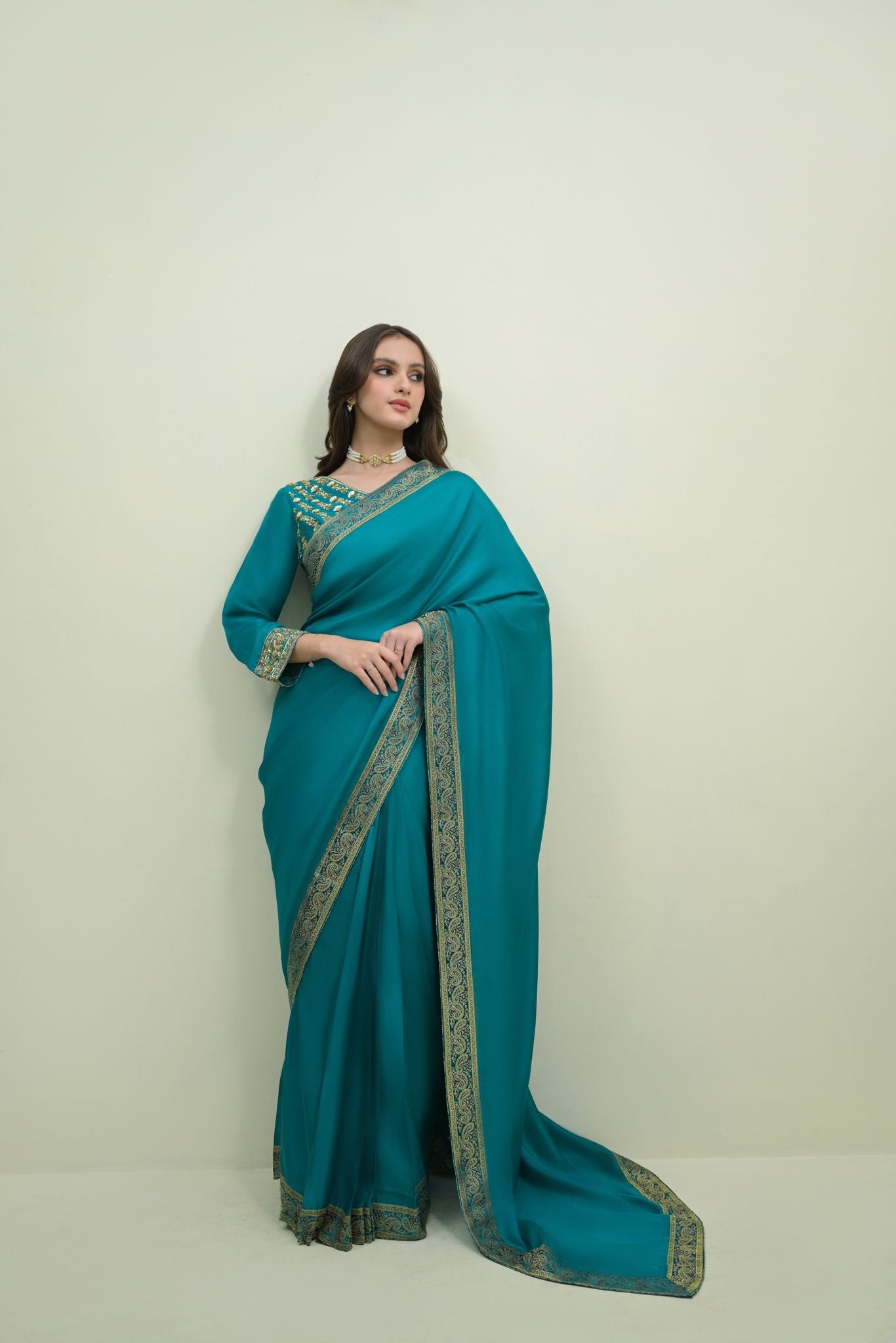 Teal Gold Embroidered Georgette Saree (2-Piece) - Image 5