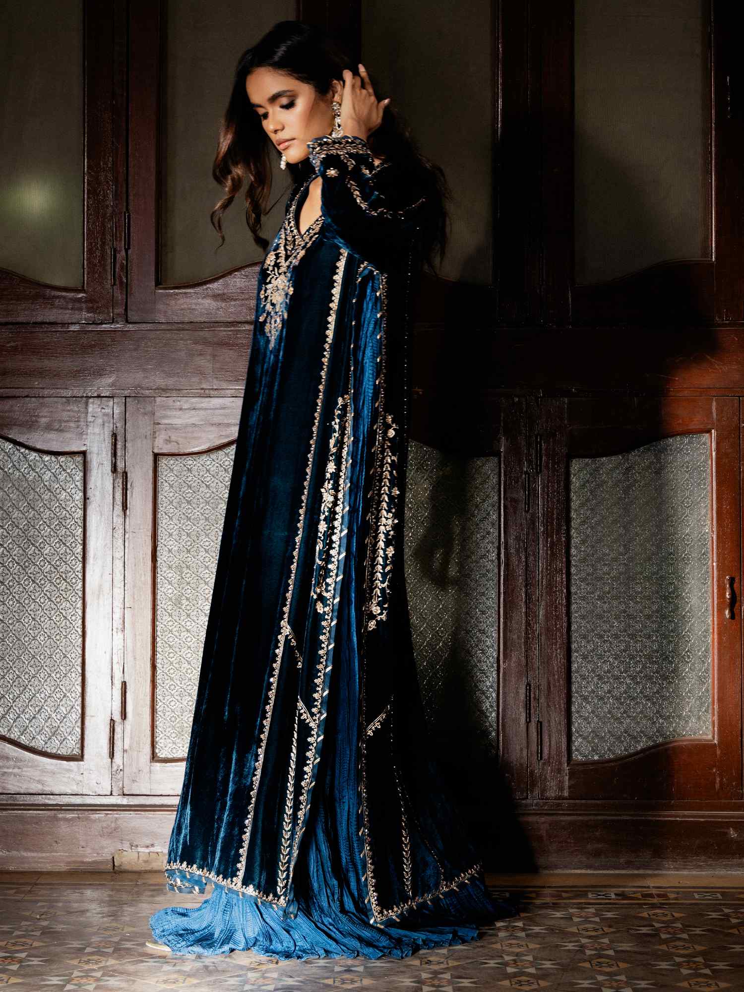 Teal Embroidered Velvet Kaftan Dress (1-Pc) - Image 3