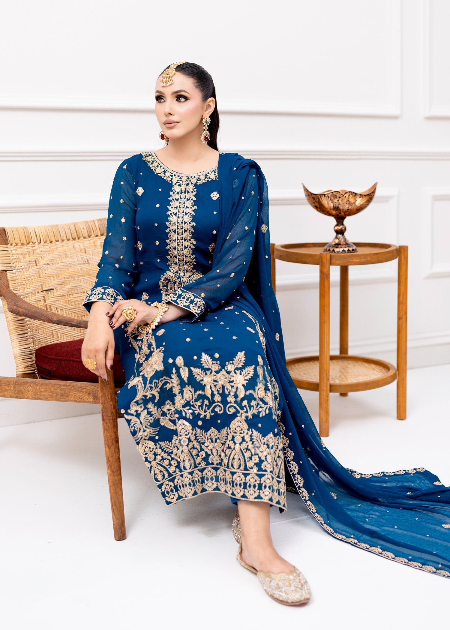 Teal Gold Embroidered Chiffon Kurta Set (3-Piece) - Image 5