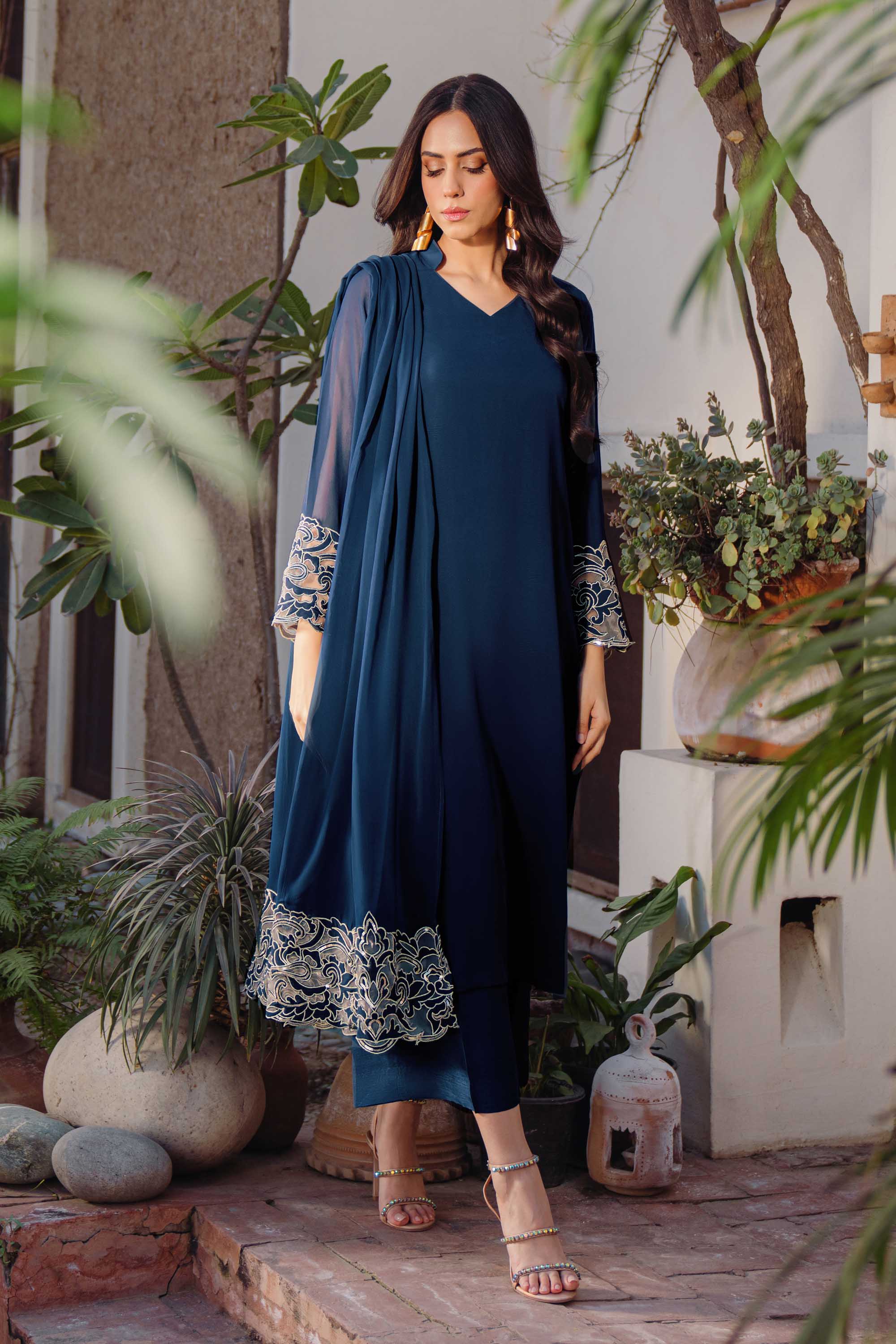 Pakistani Teal Appliqué Georgette Salwar Kameez (3-Piece) - Image 2