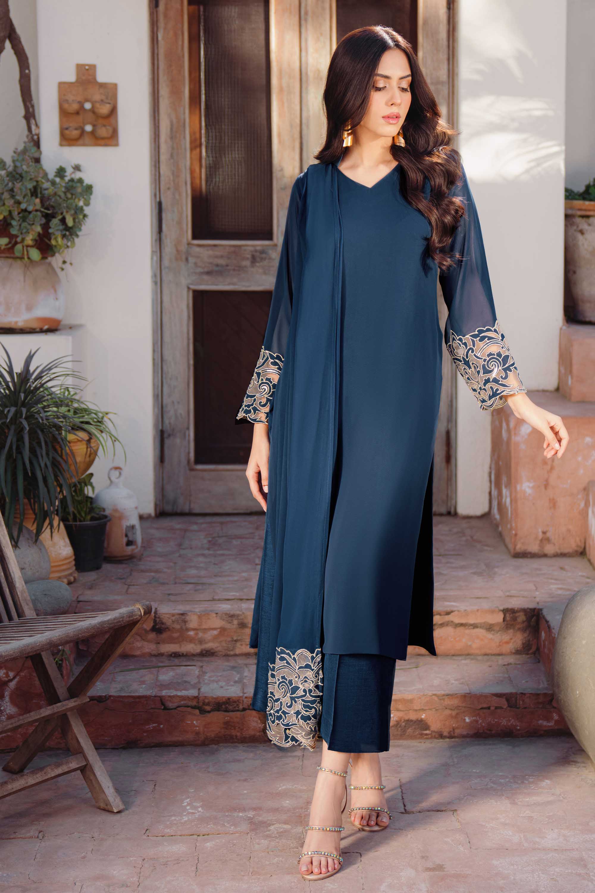 Teal Appliqué Georgette Salwar Kameez (3-Piece) - Image 4