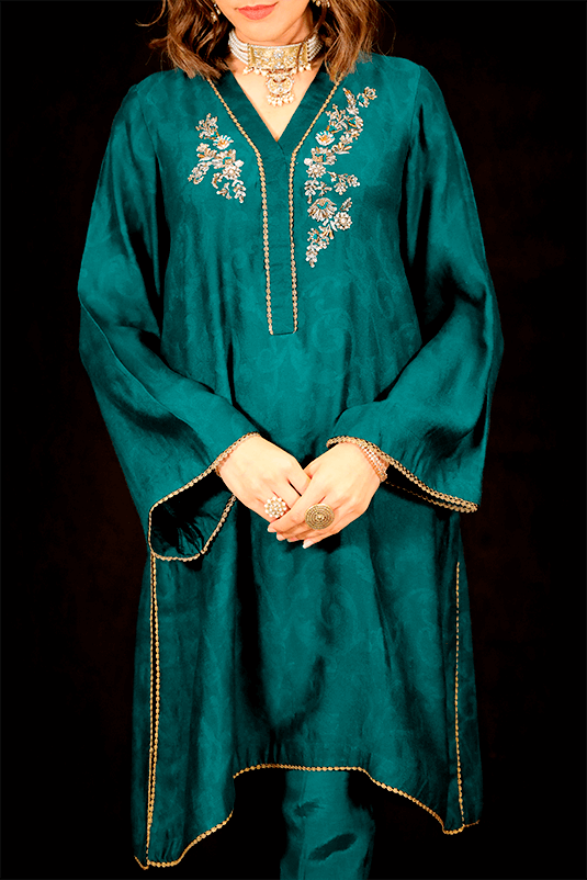 Peacock Teal Hand-Embellished Jacquard Kurta Set (2-Piece) - Image 4