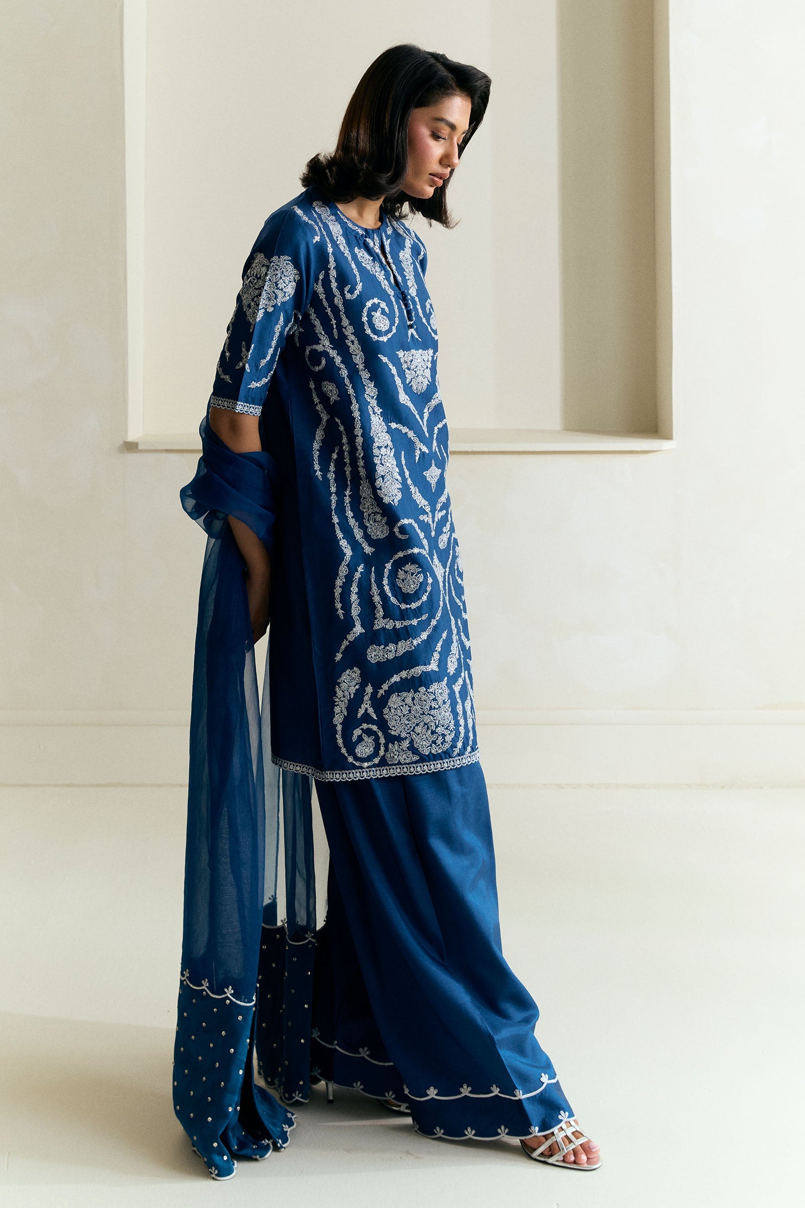 Pakistani Teal Blue Embroidered Raw Silk Kurta Set (3-Piece) - Image 2