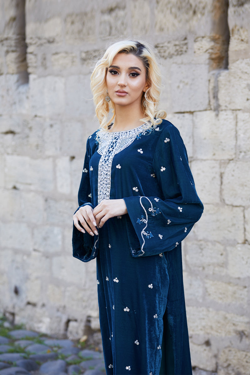 Teal Embellished Velvet & Raw Silk Salwar Kameez (3-Piece) - Image 3