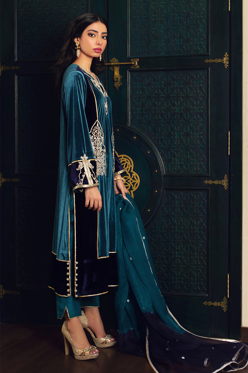 Teal & Navy Embroidered Velvet Kali Kurta (3-Piece) - Image 2