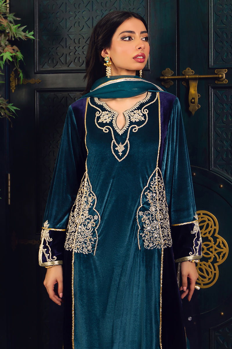 Teal & Navy Embroidered Velvet Kali Kurta (3-Piece) - Image 3