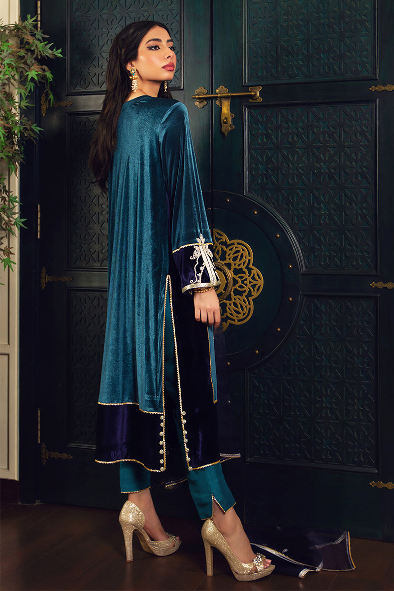 Teal & Navy Embroidered Velvet Kali Kurta (3-Piece) - Image 4