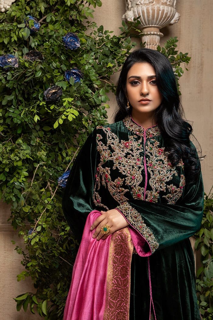 Pakistani Royal Teal Hand-Embellished Velvet Salwar Kameez (3-Piece) - Image 2