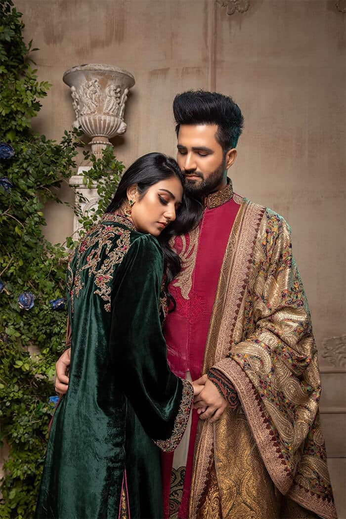 Pakistani Royal Teal Hand-Embellished Velvet Salwar Kameez (3-Piece) - Image 3