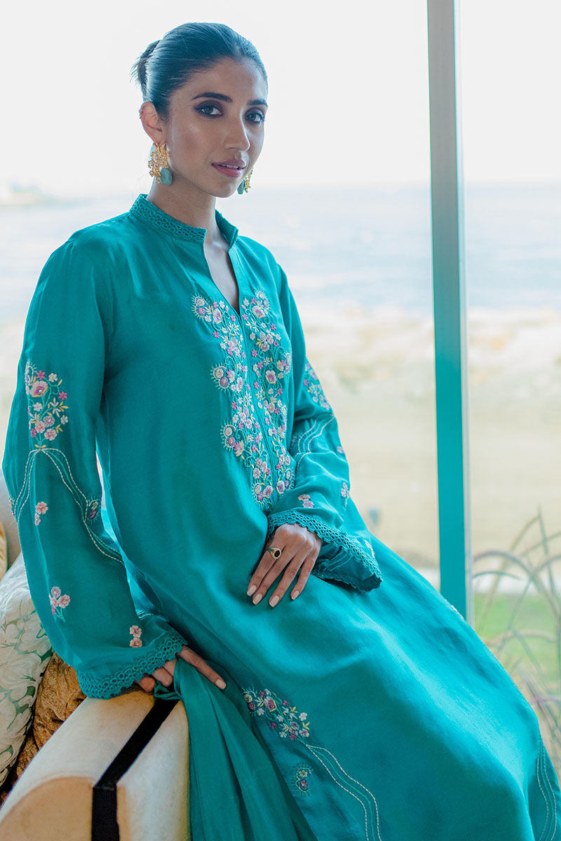 Pakistani Freshwater Turquoise Embroidered Raw Silk Salwar Kameez (3-Piece) - Image 5