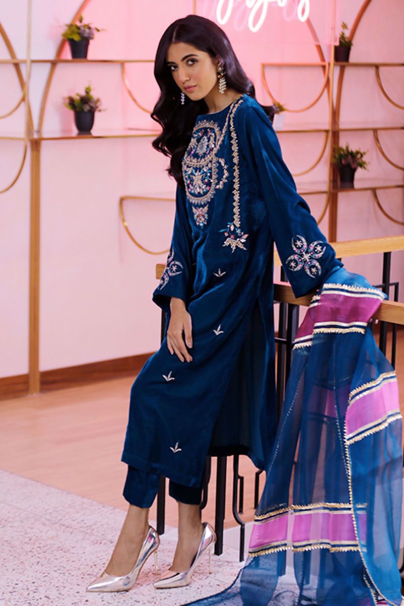 Pakistani Deep Turquoise Embroidered Velvet Salwar Kameez (3-Piece) - Image 3