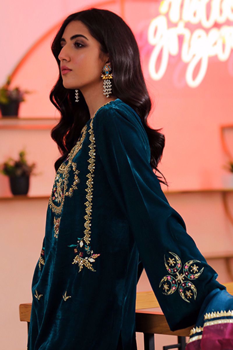Pakistani Deep Turquoise Embroidered Velvet Salwar Kameez (3-Piece) - Image 5