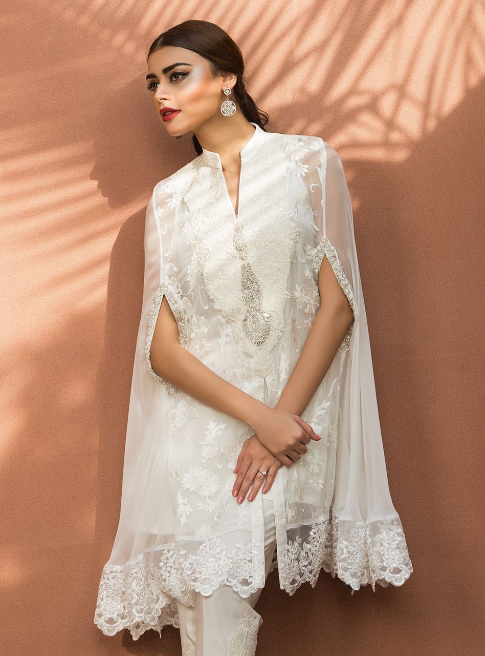 Pearl White Embroidered Chiffon Cape Set (2-Piece) - Image 3