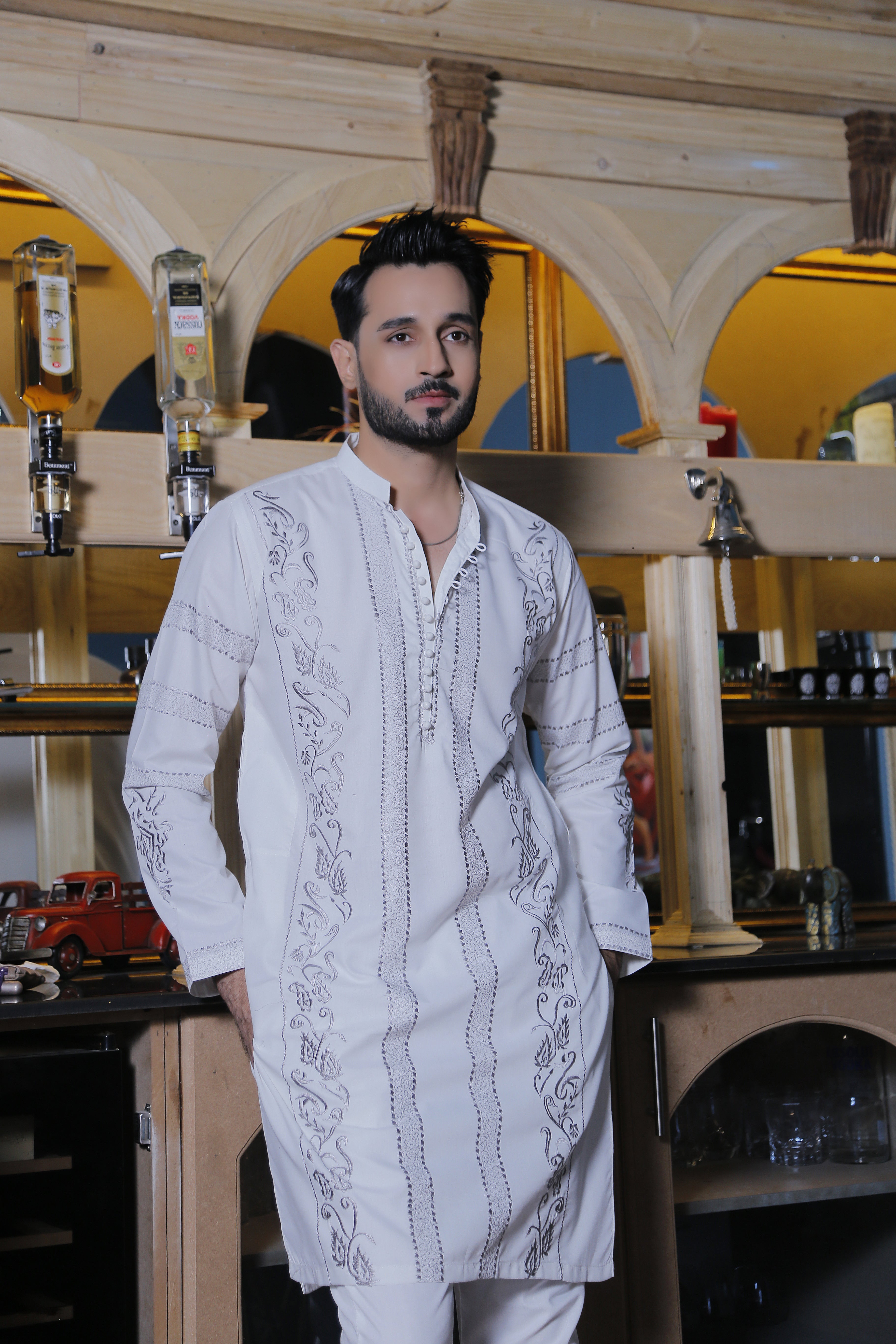 White Grey Embroidered Cotton Blend Kurta Pajama (2-Piece) - Image 4