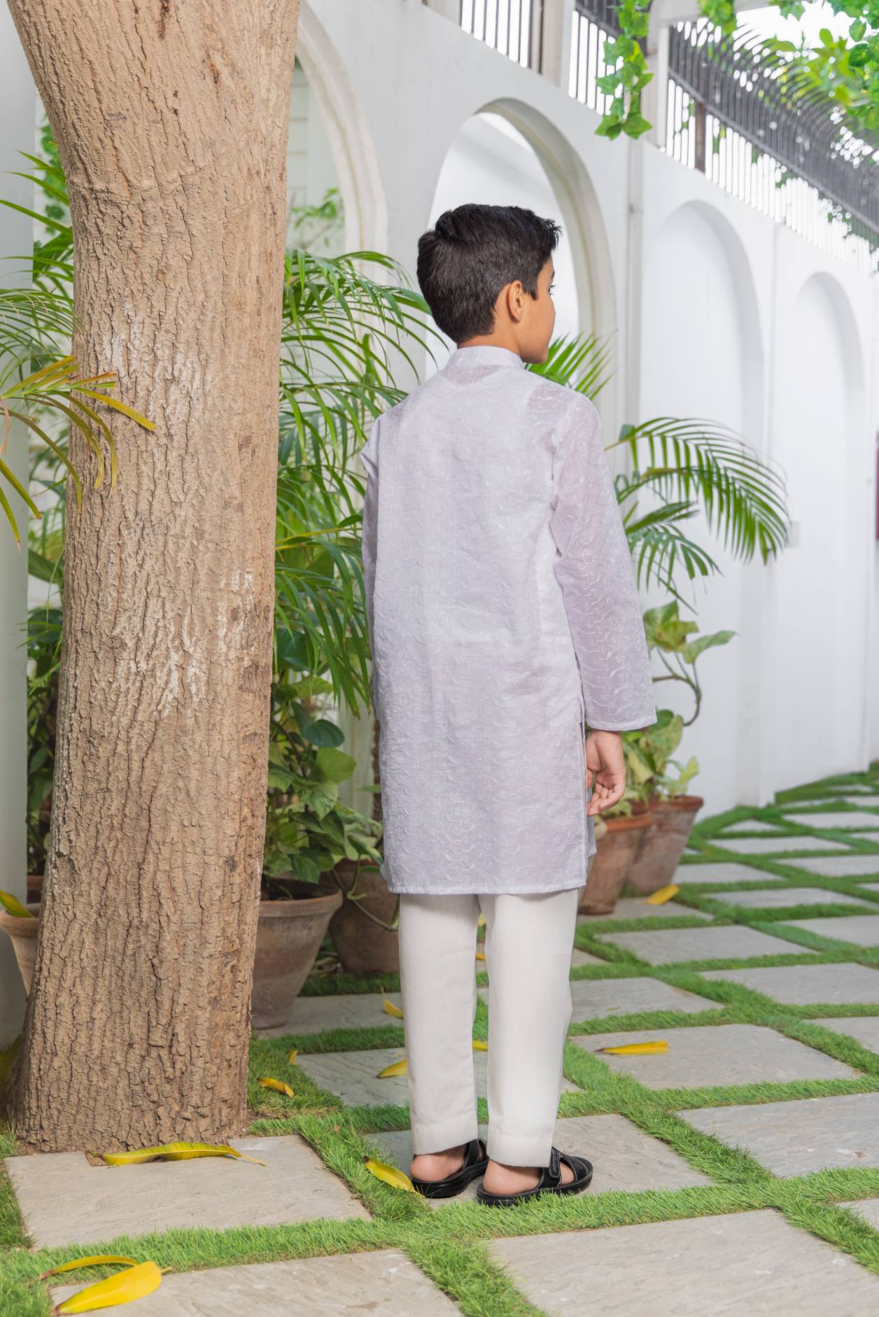White Chikan Embroidered Cotton Kurta Set (2-Piece) - Image 3