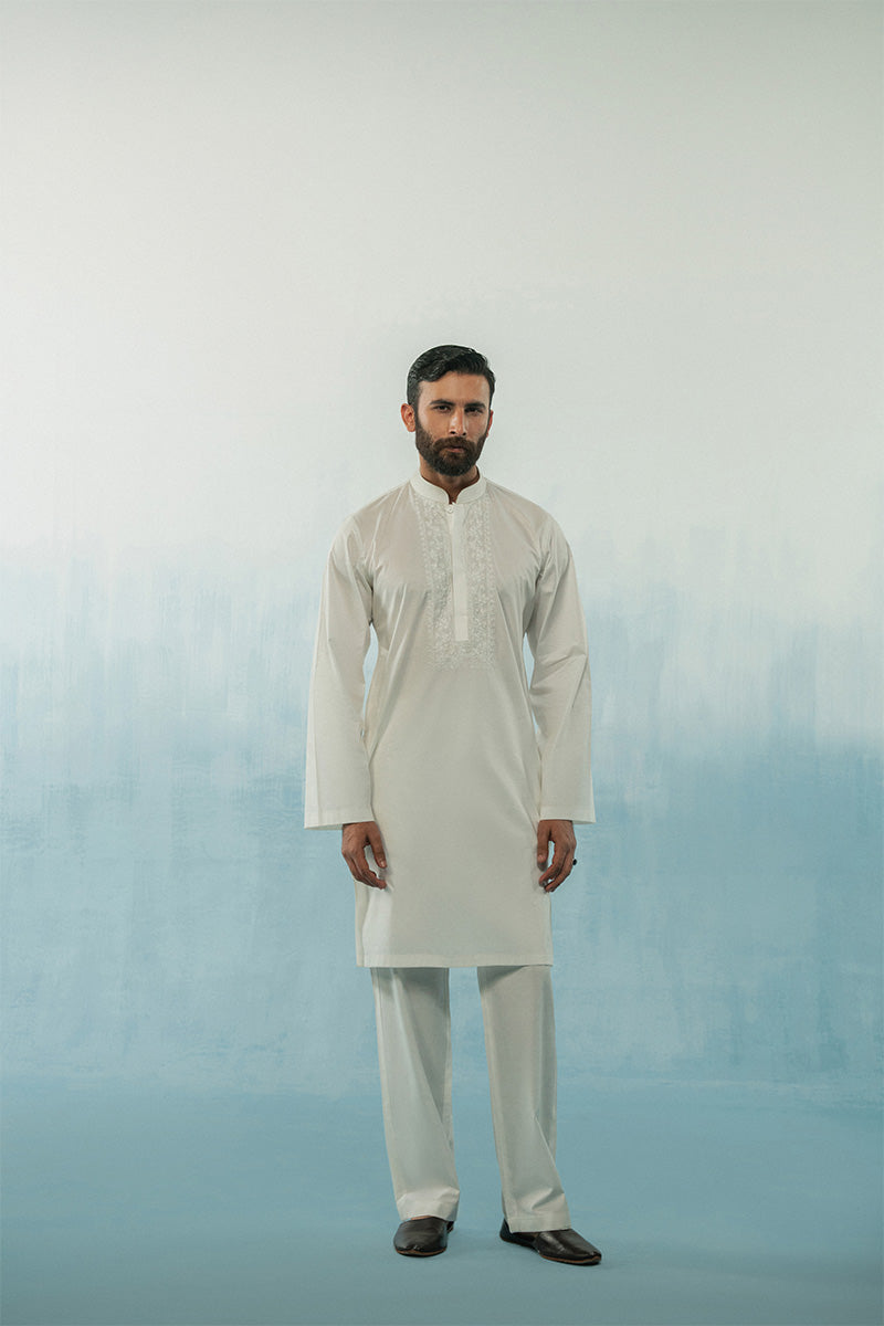 White Embroidered Pure Cotton Kurta Pajama (2-Piece) - Image 2