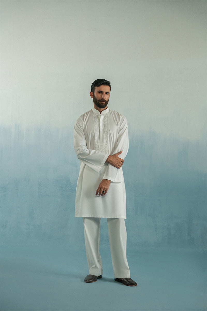 White Embroidered Pure Cotton Kurta Pajama (2-Piece) - Image 4