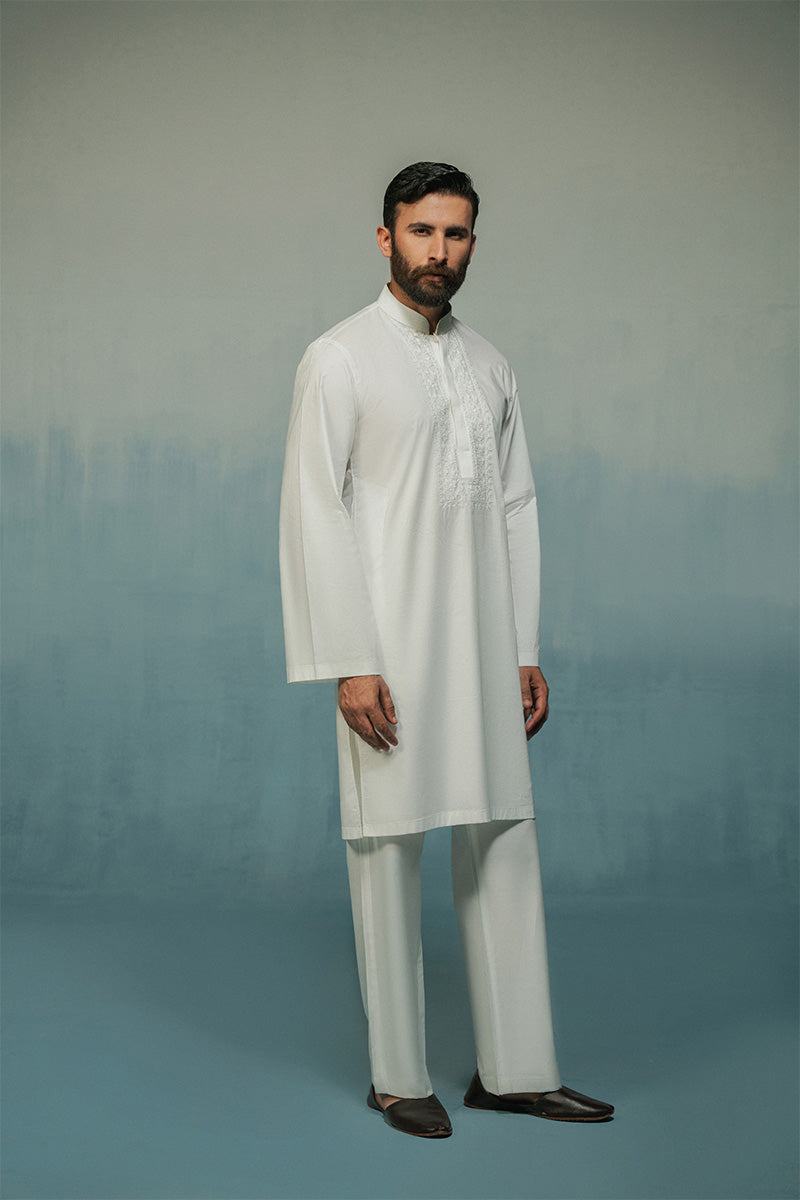 White Embroidered Pure Cotton Kurta Pajama (2-Piece) - Image 5