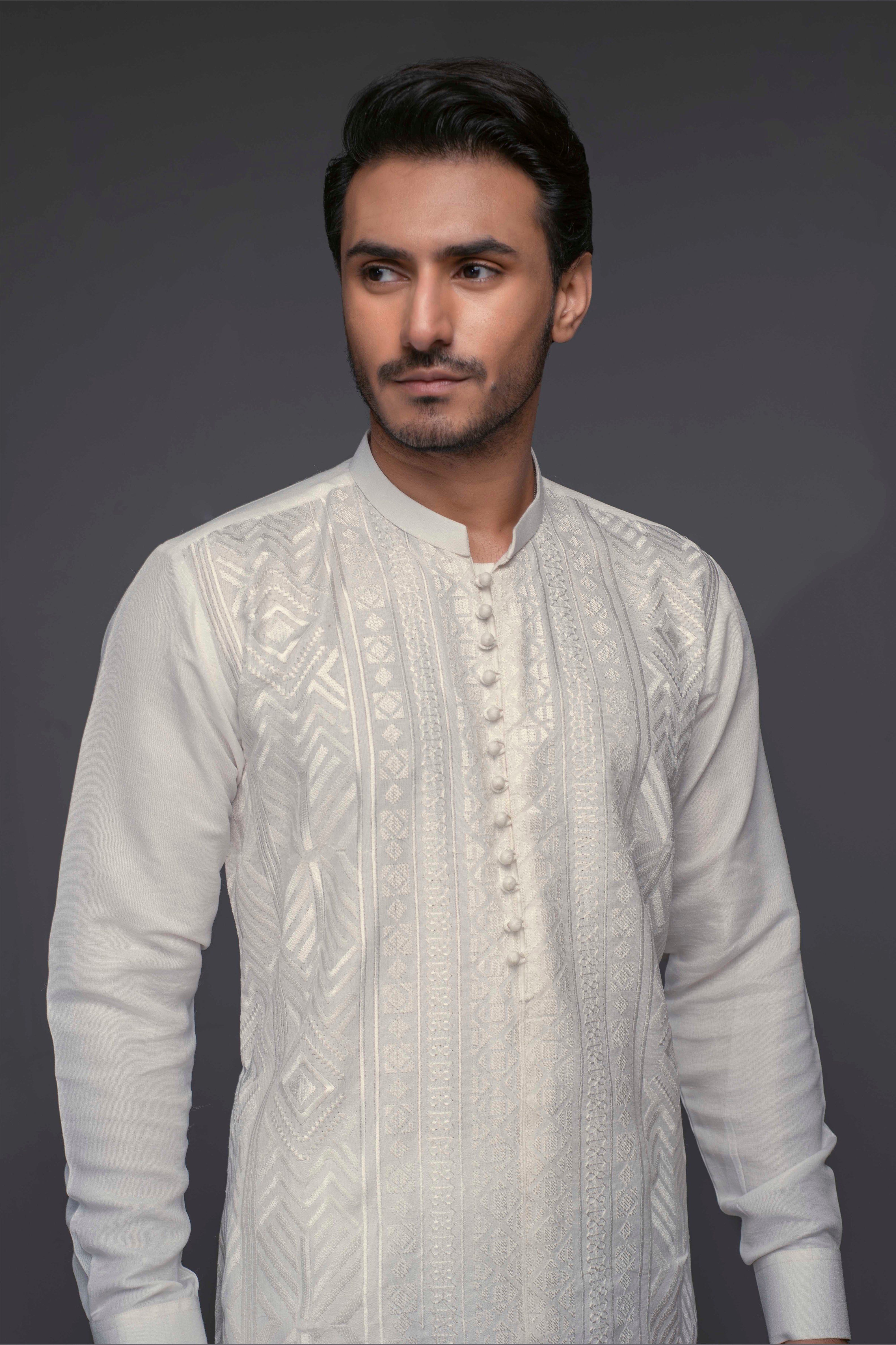 White Geometric Embroidered Cotton-Silk Kurta Pajama (2-Piece) - Image 2
