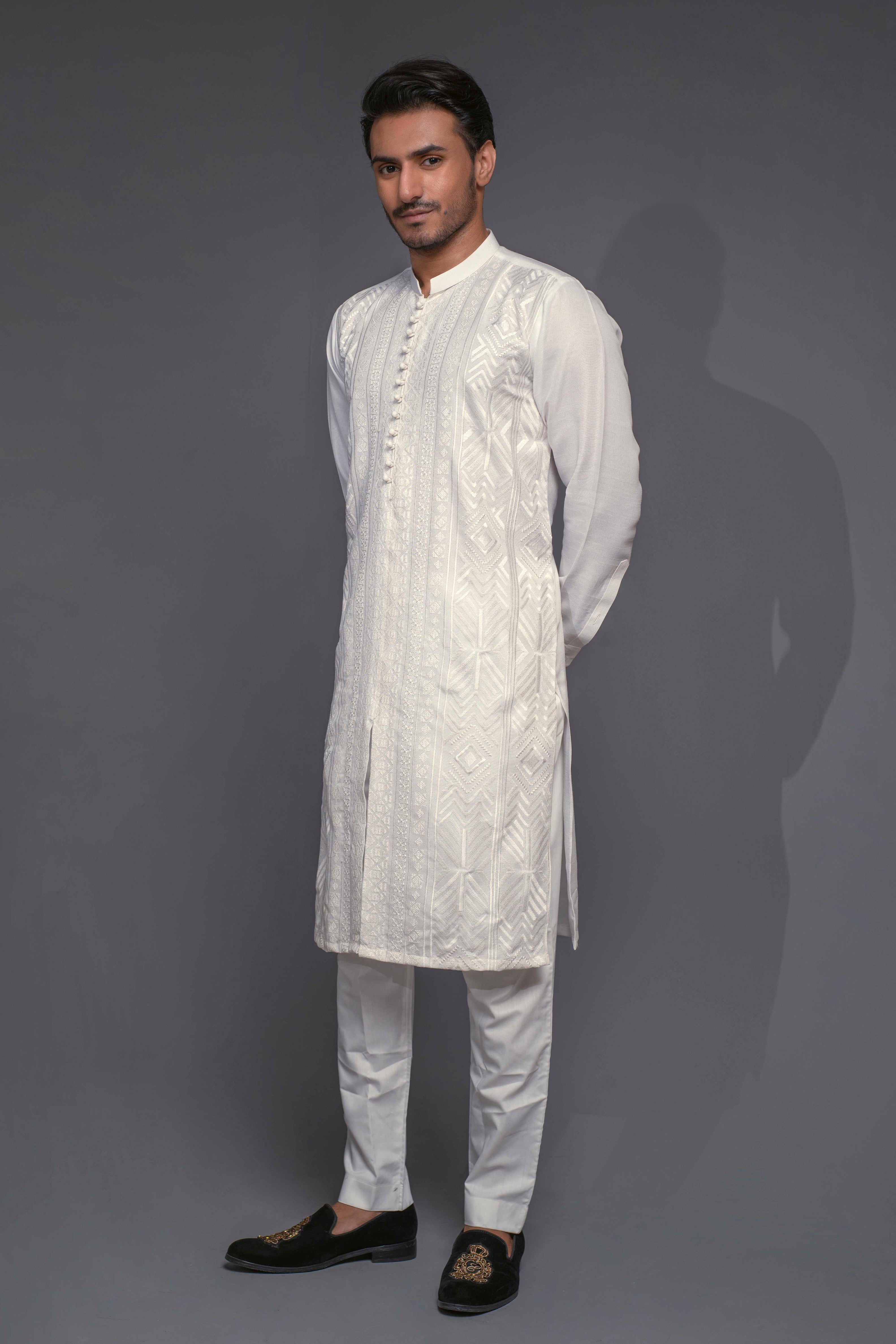 White Geometric Embroidered Cotton-Silk Kurta Pajama (2-Piece) - Image 4
