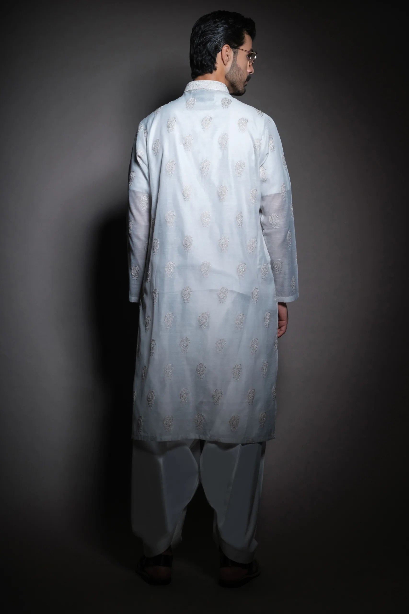 Frost White Embroidered Cotton Kurta (1-Pc) - Image 3