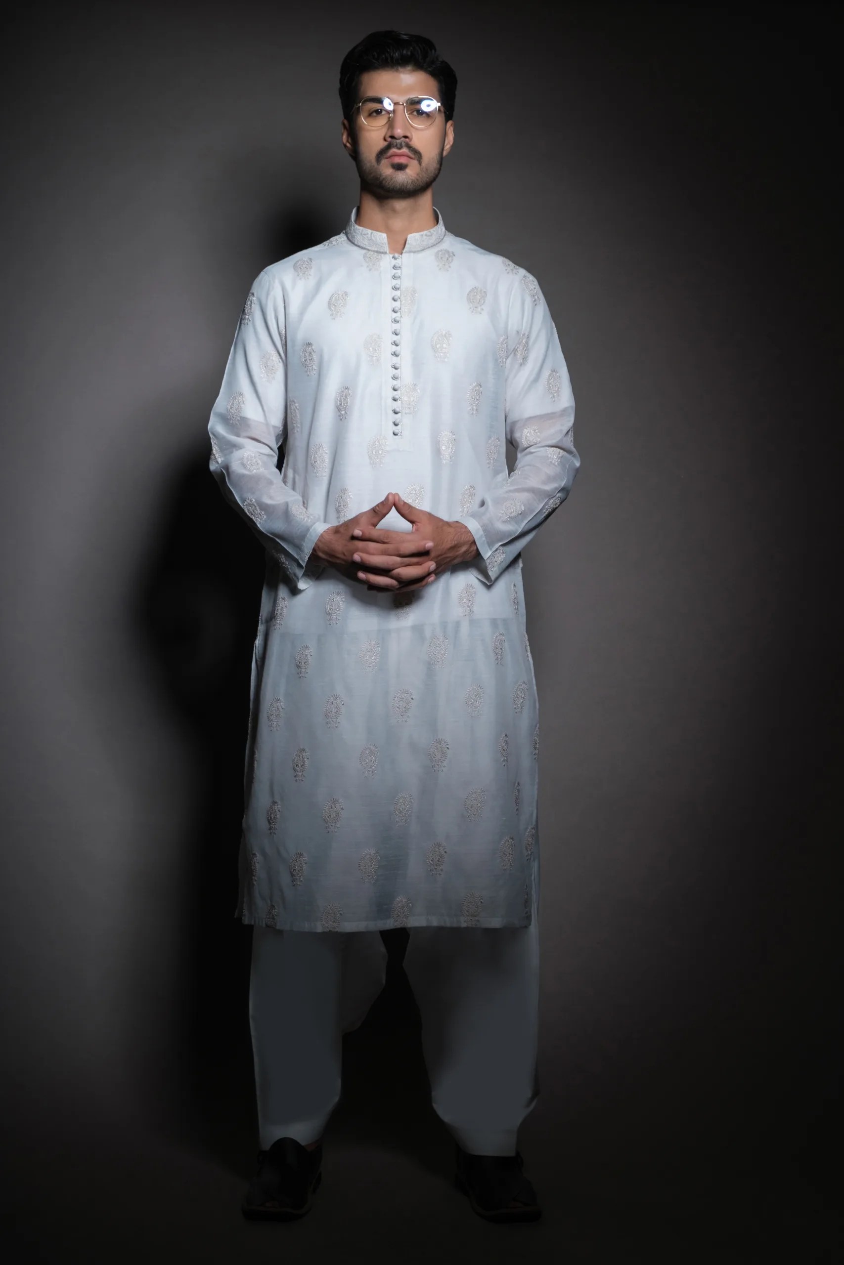 Frost White Embroidered Cotton Kurta (1-Pc) - Image 5
