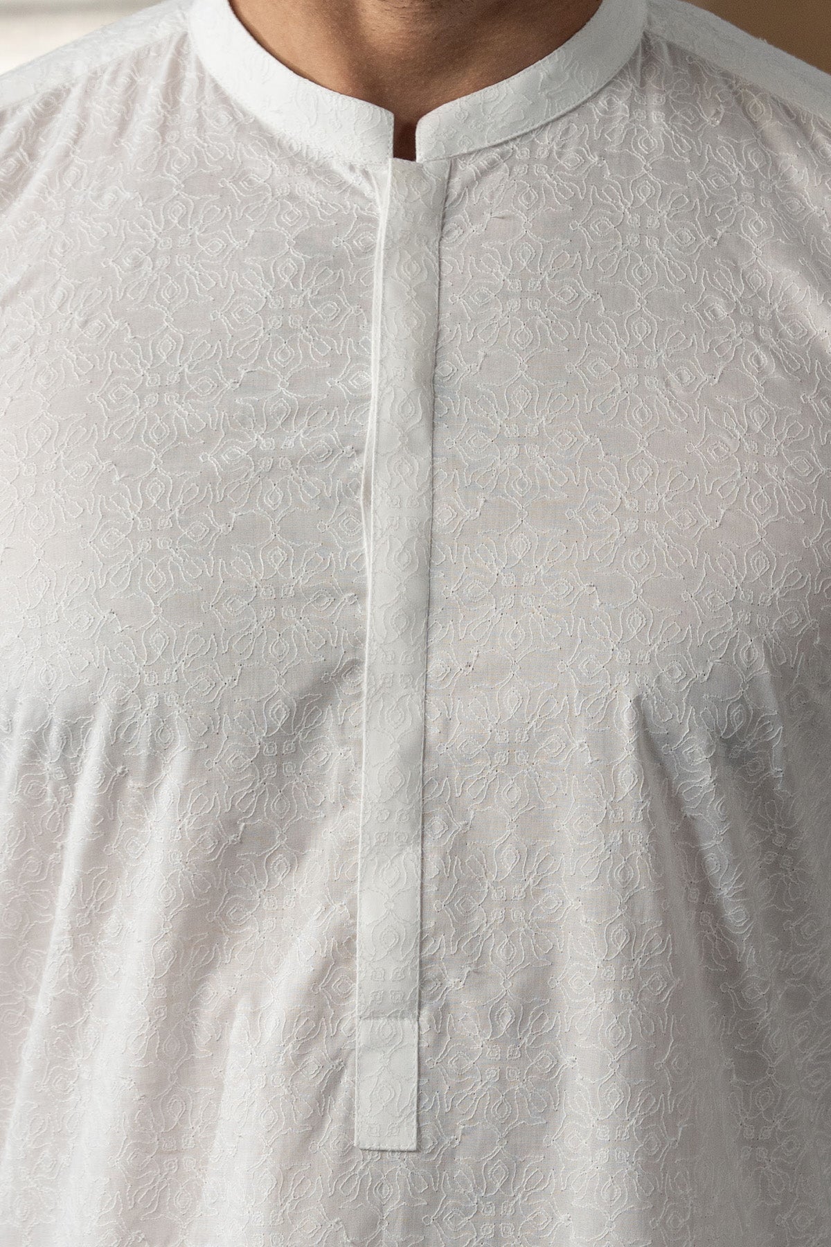 White Embroidered Cotton Kurta (1-Pc) - Image 1