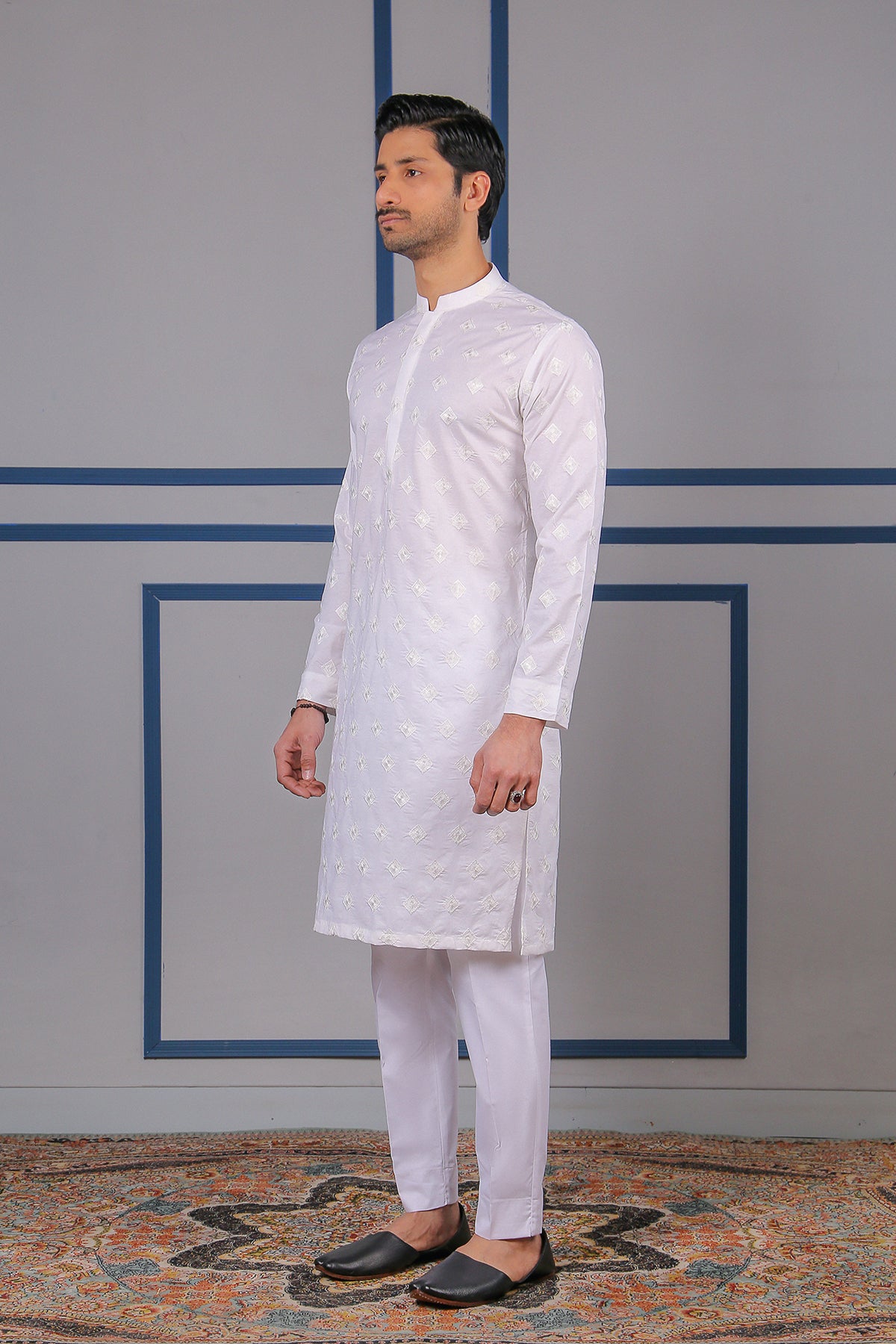 White Schiffli Embroidered Cotton Kurta (2-Piece) - Image 2