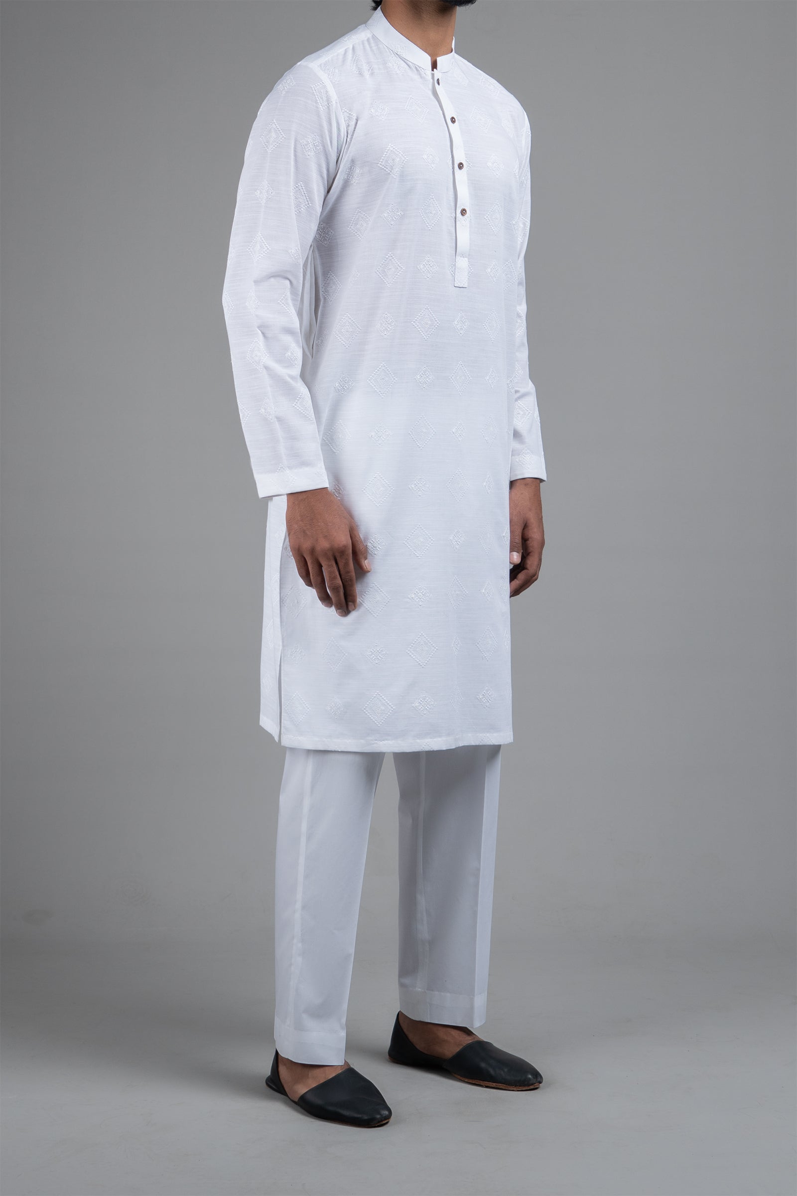 White Embroidered Egyptian Cotton Kurta (1-Pc) - Image 1