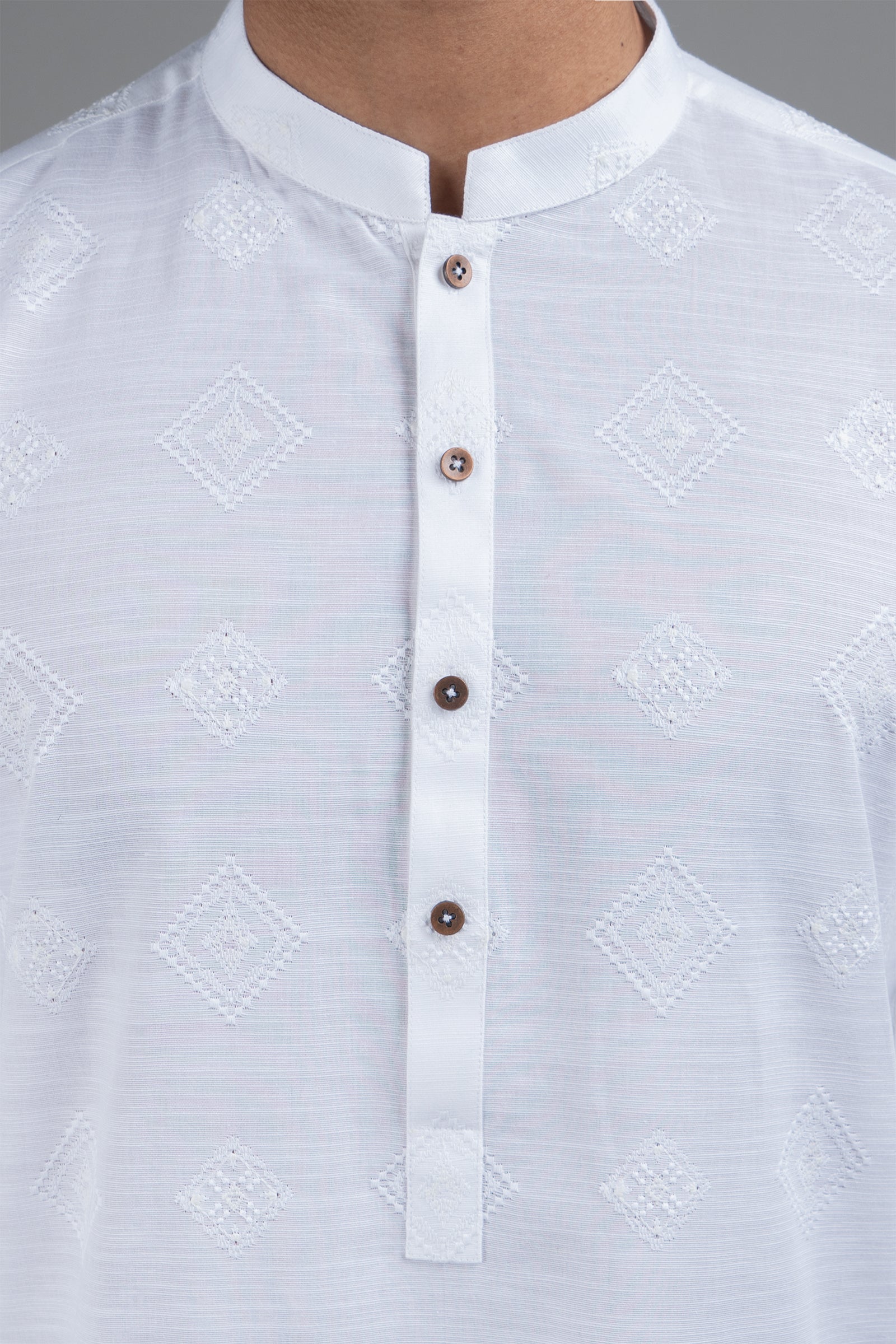 White Embroidered Egyptian Cotton Kurta (1-Pc) - Image 3