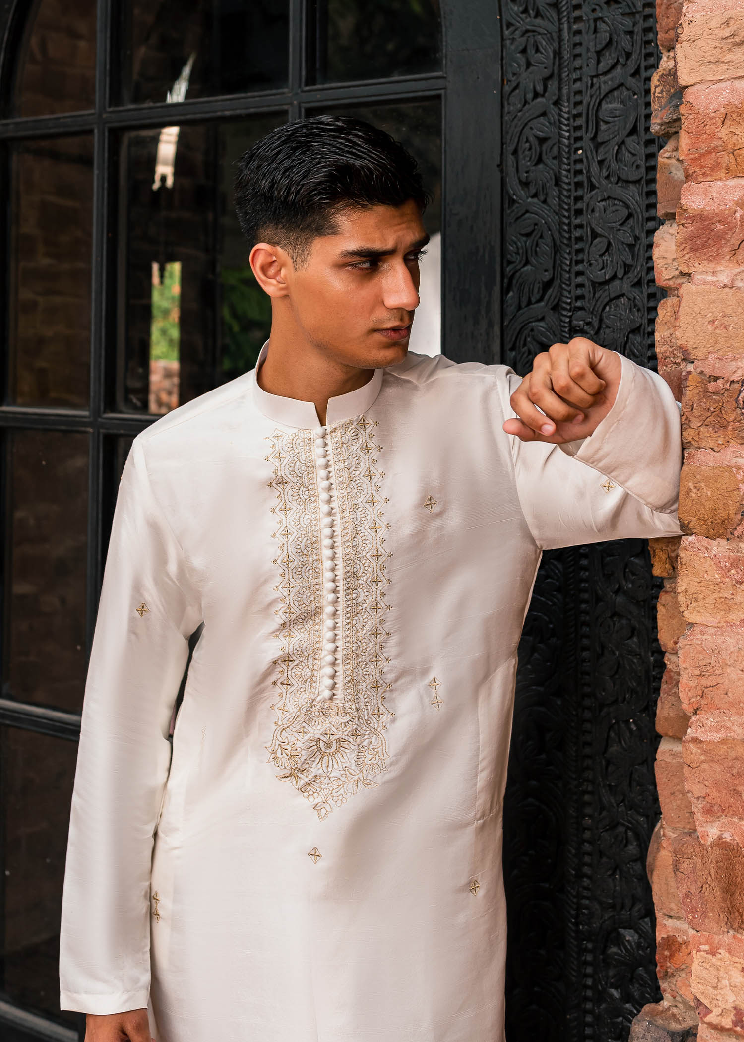 White Tilla Embroidered Korean Rawsilk Kurta (2-Piece) - Image 2