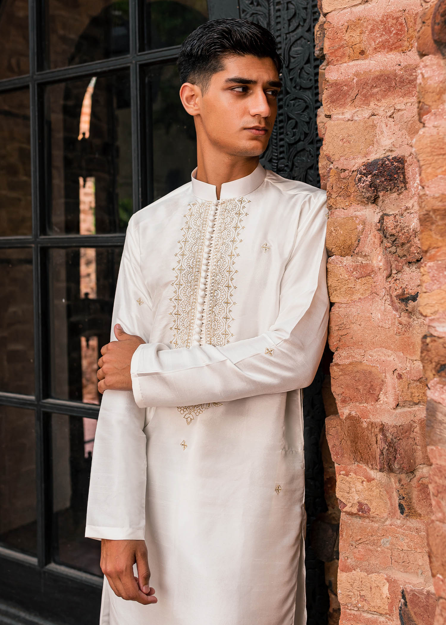 White Tilla Embroidered Korean Rawsilk Kurta (2-Piece) - Image 3