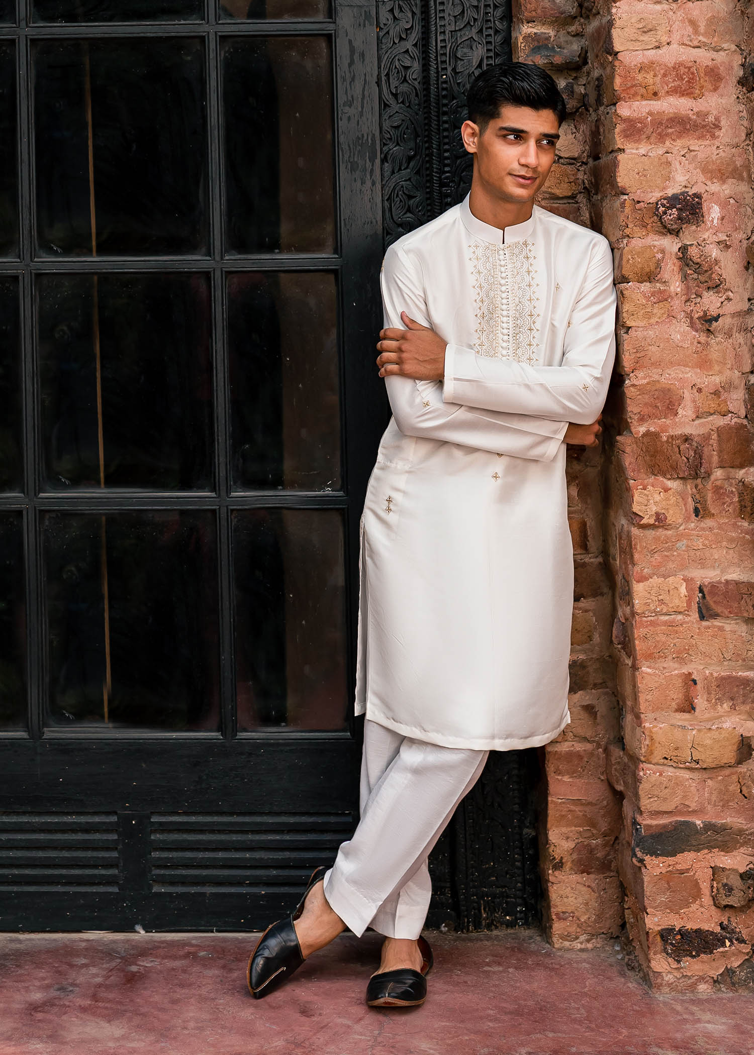 White Tilla Embroidered Korean Rawsilk Kurta (2-Piece) - Image 4