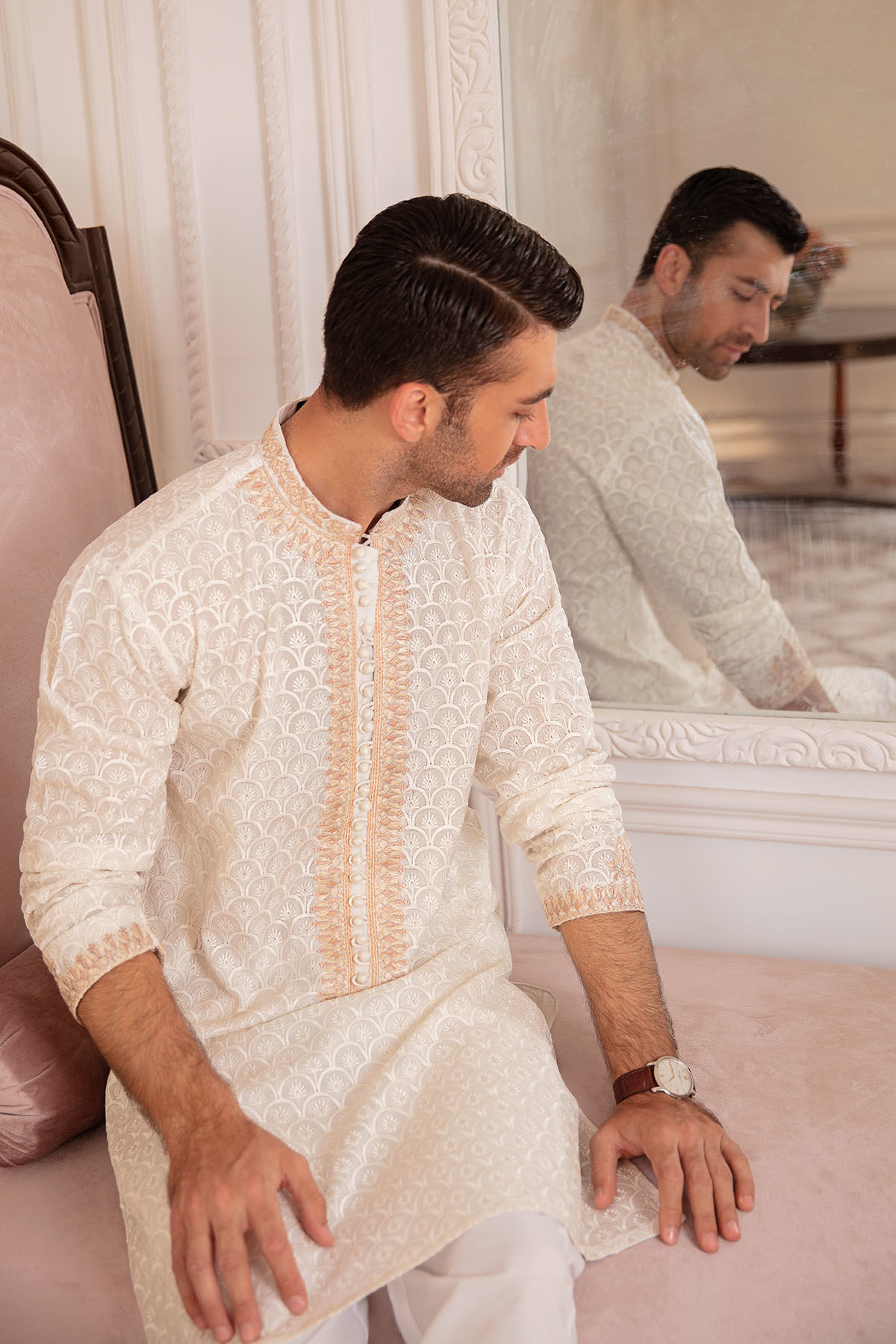 White Self-Embroidered Raw Silk Kurta (1-Pc) - Image 3