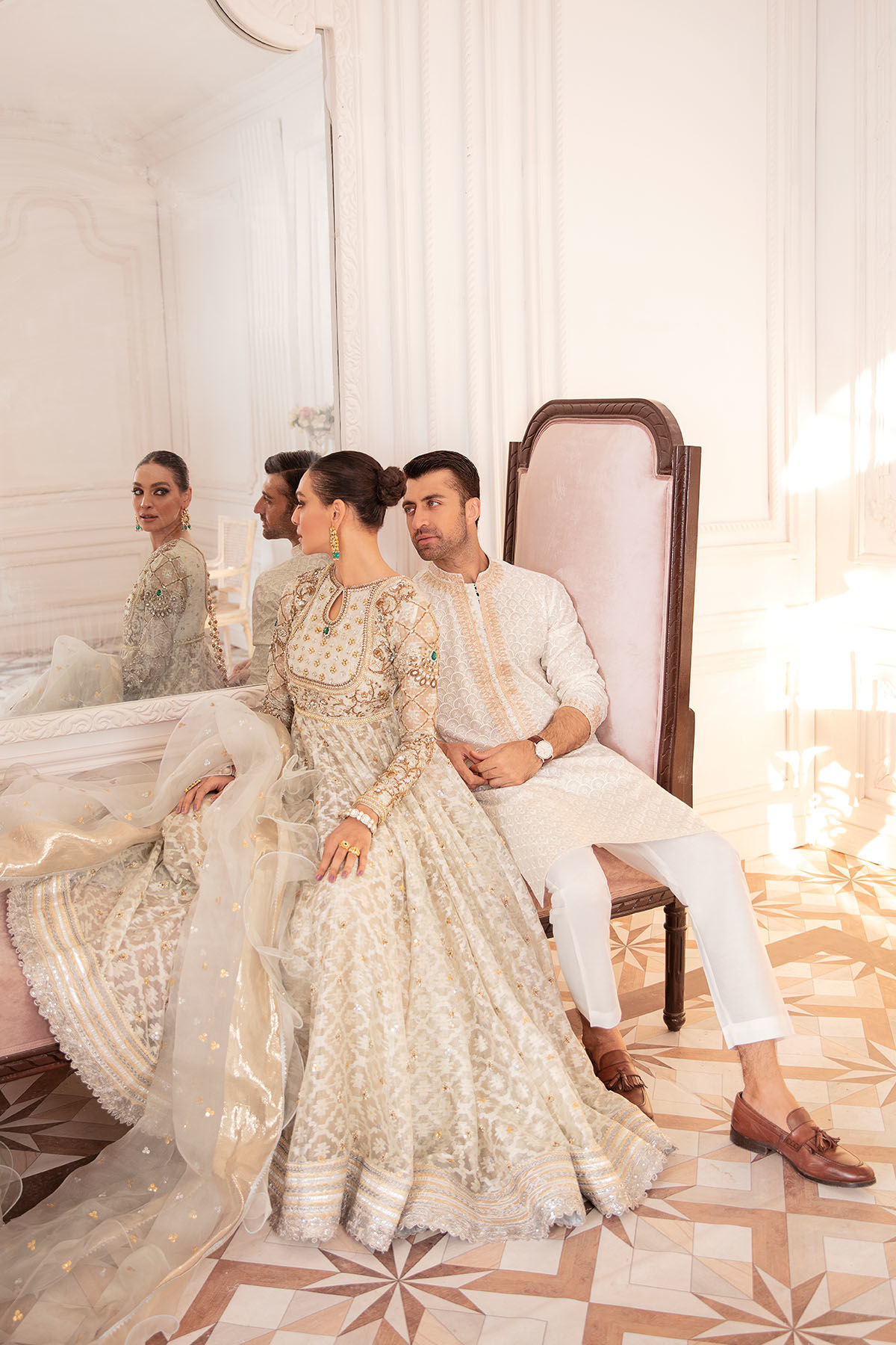 White Self-Embroidered Raw Silk Kurta (1-Pc) - Image 6