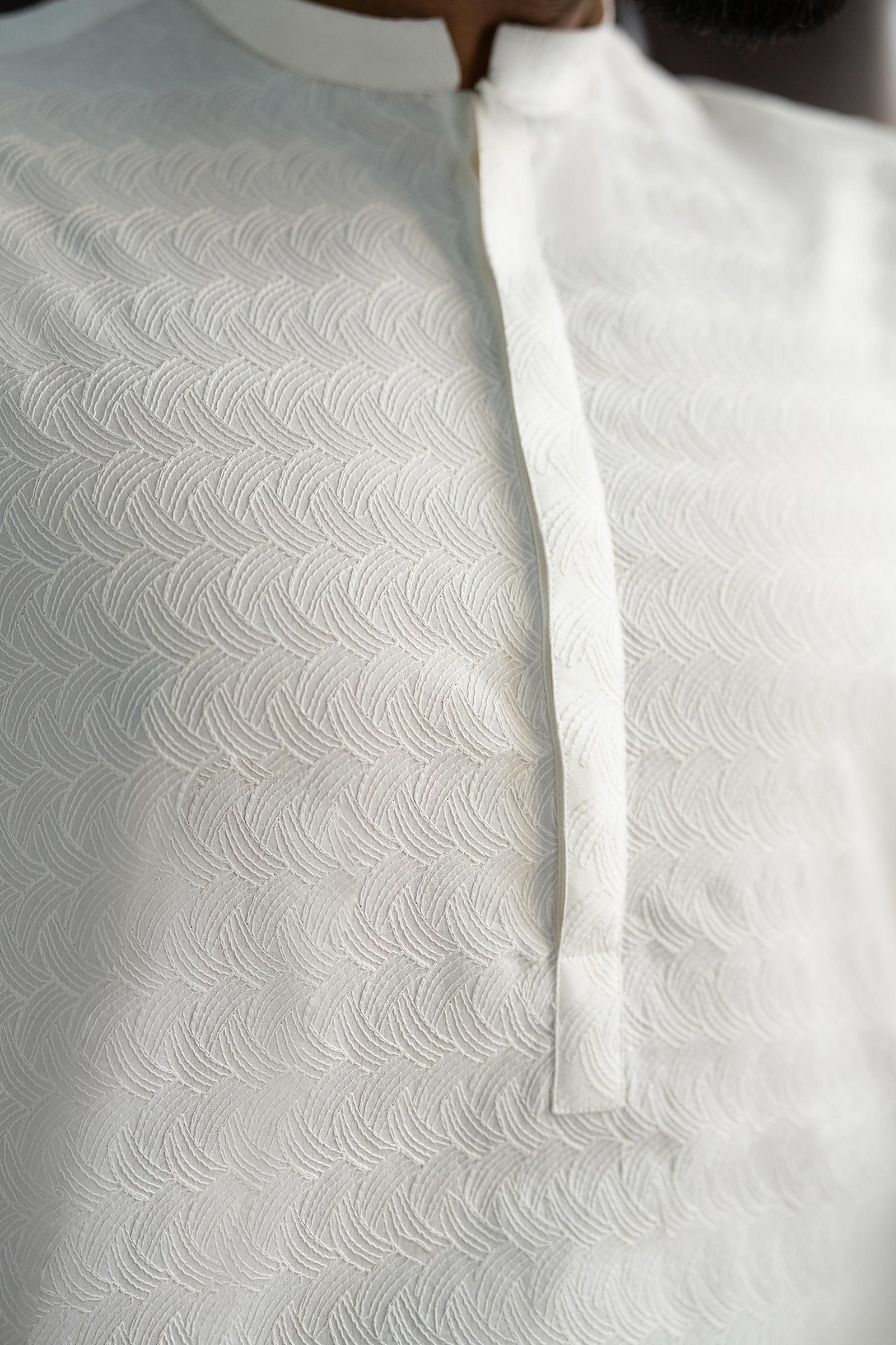 White Schiffli Embroidered Cotton Kurta (2-Piece) - Image 4