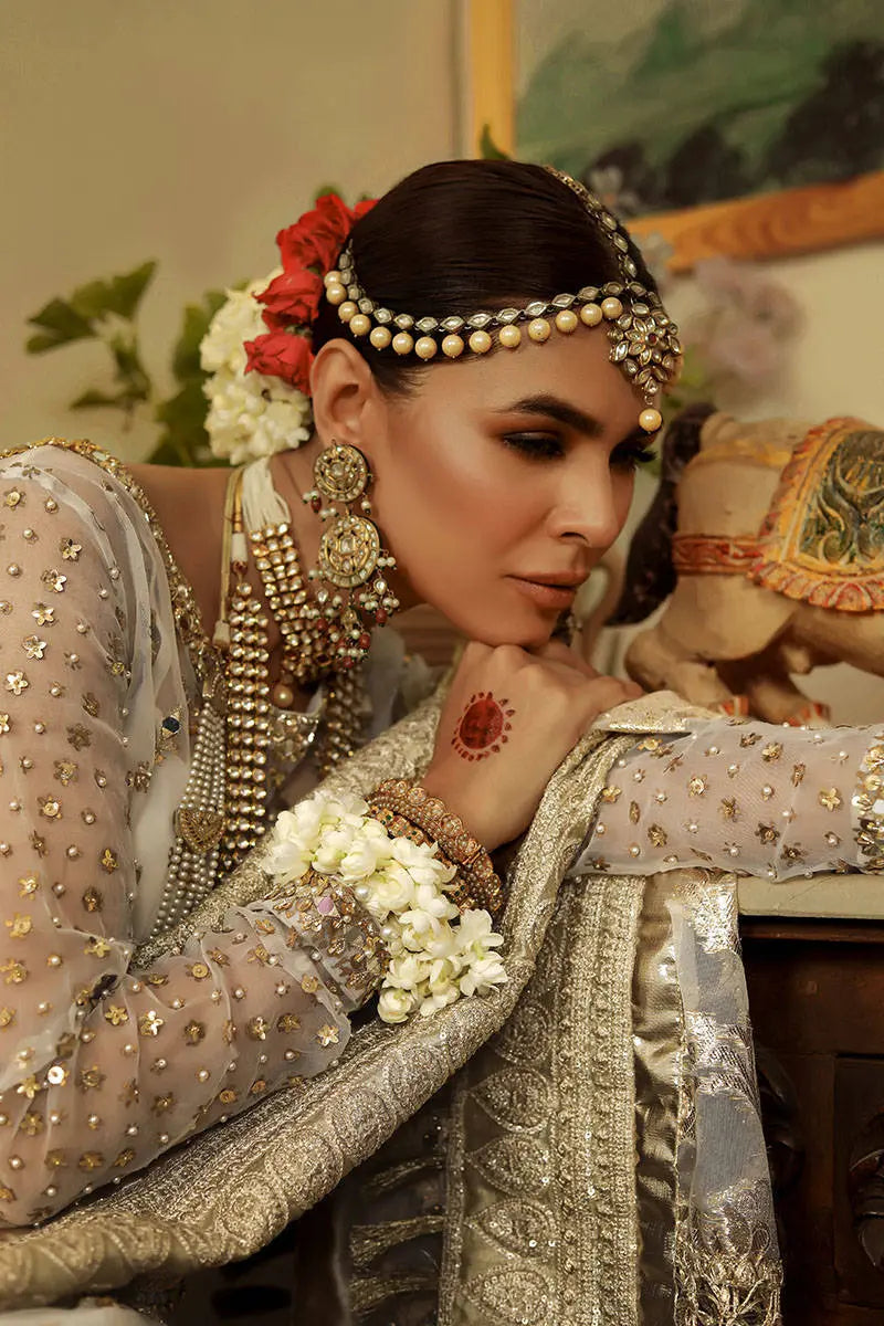 Pakistani White Embroidered Organza Gharara Set (3-Piece) - Image 2