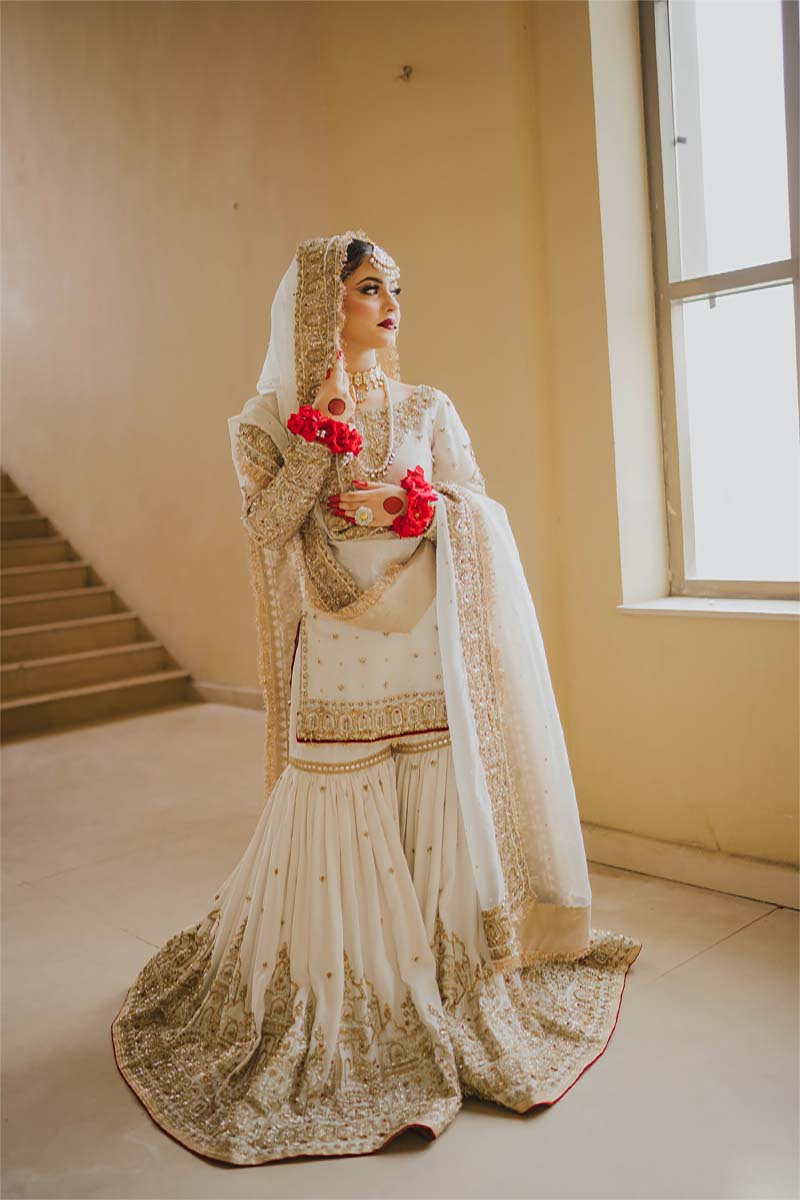 White Zarri Dabka Organza Raw Silk Farshi Gharara (3-Piece) - Image 1